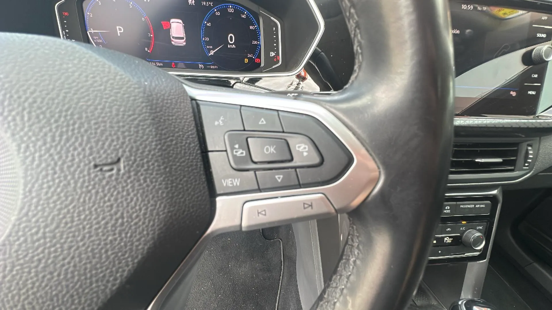 Volkswagen T-Cross Sport 1.0 TSI DSG - foto 18