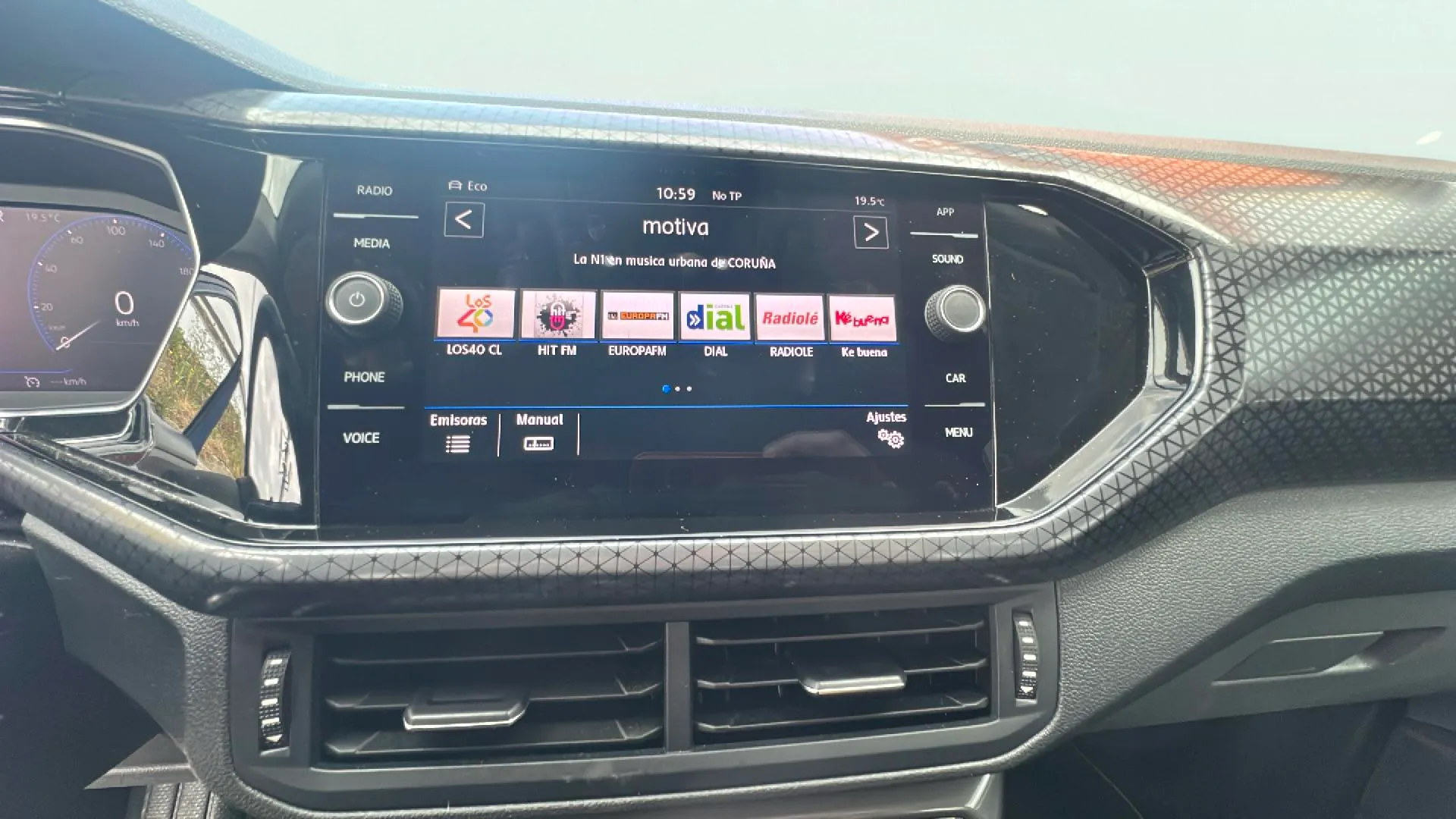 Volkswagen T-Cross Sport 1.0 TSI DSG - foto 24