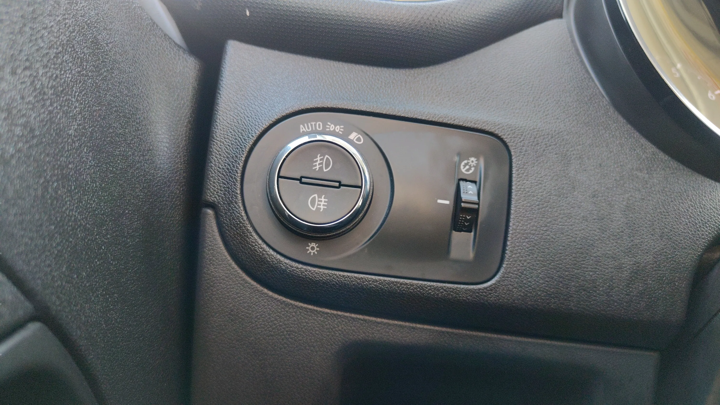 Opel Crossland 1.2 Innovation - foto 18