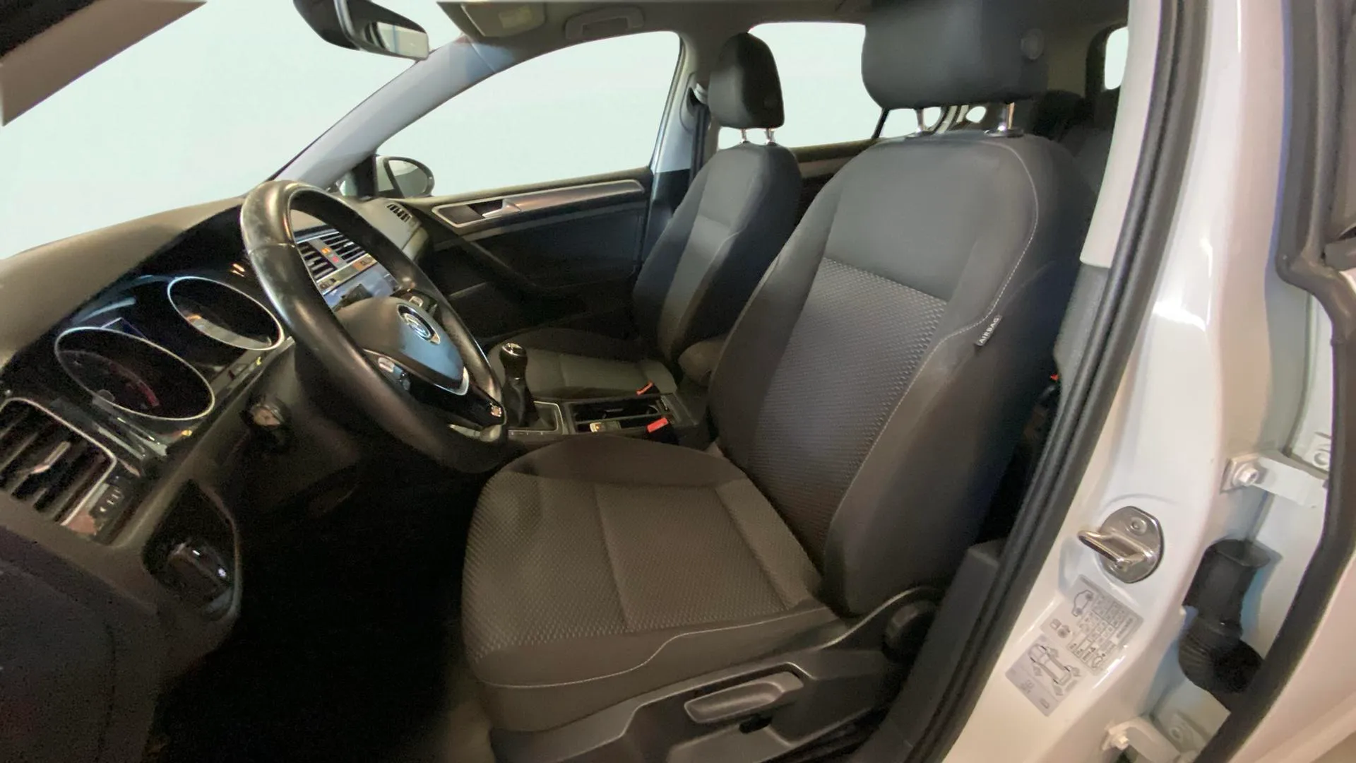 Volkswagen Golf Ready2Go 1.0 TSI - foto 10