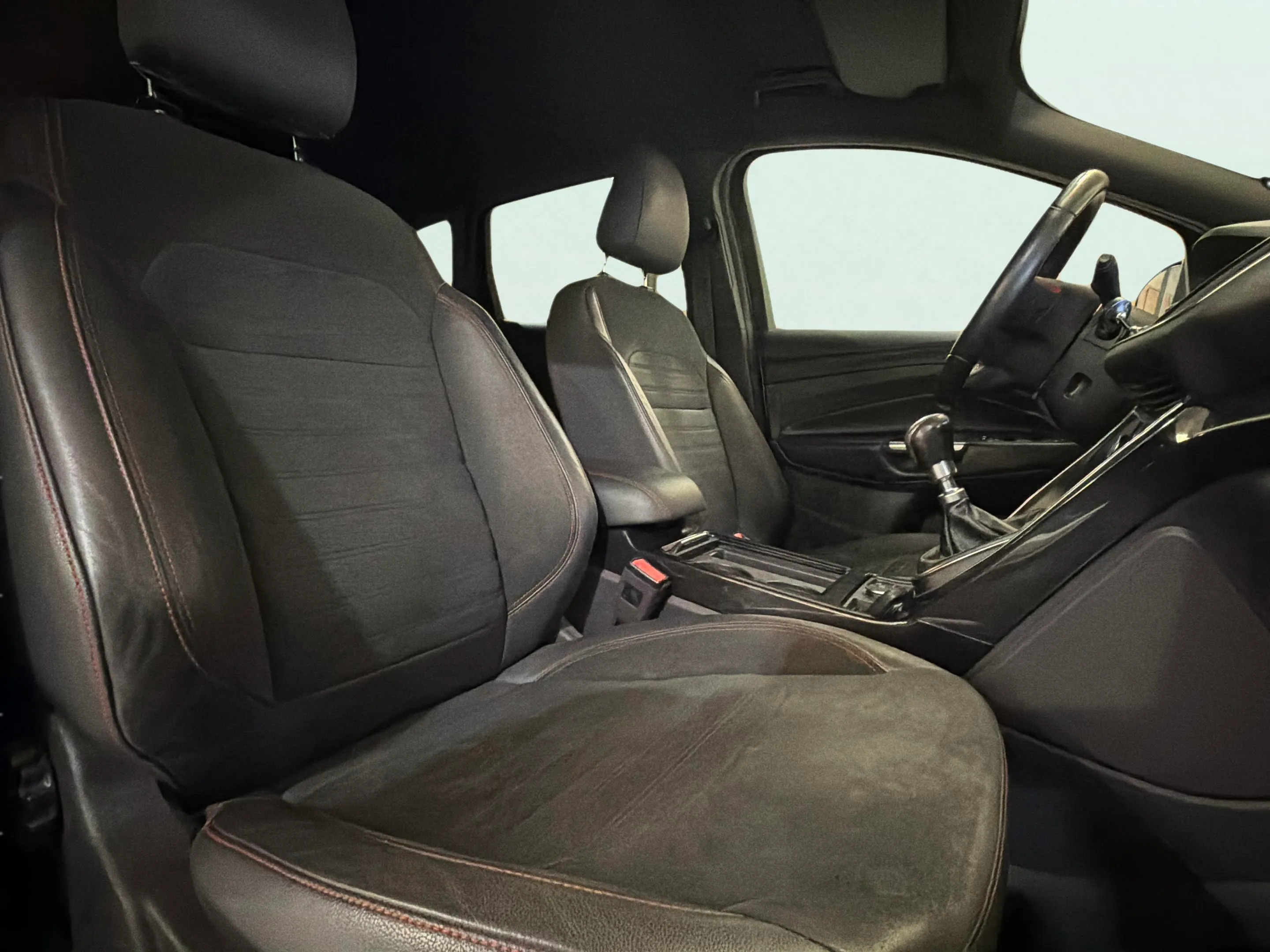 Ford Kuga ST-Line Limited Ed 1.5 EcoBoost 4x2 - foto 10