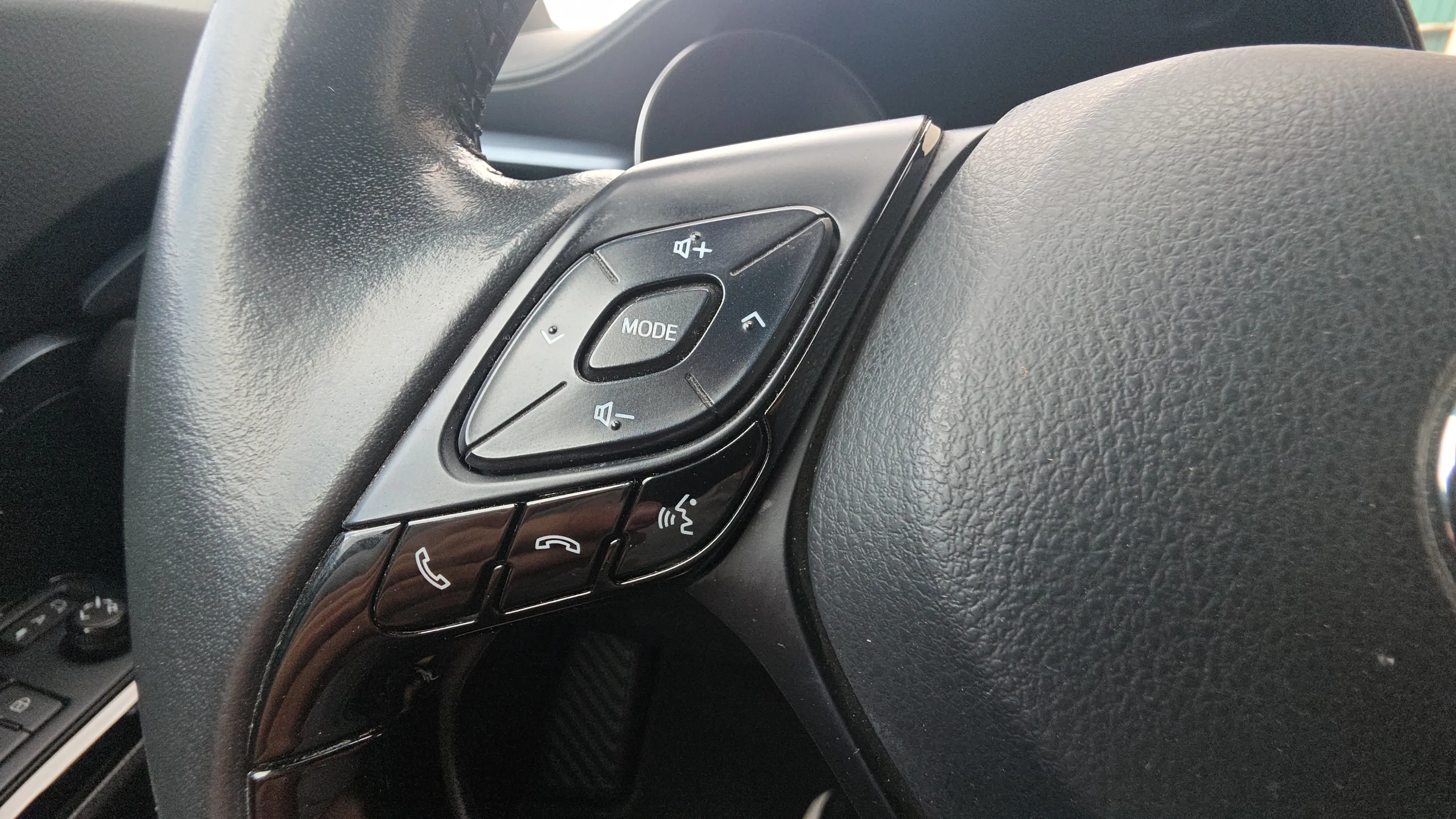 Toyota C-HR 1.8 125H Advance - foto 19
