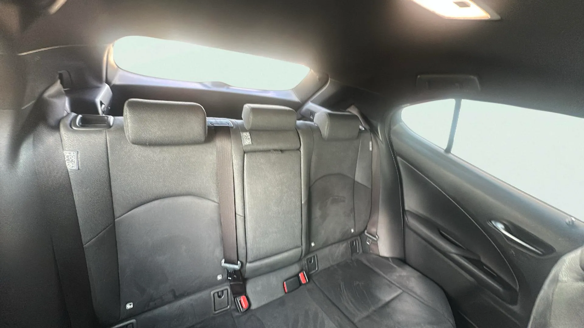 Lexus UX 2.0 250h Executive Plus - foto 16