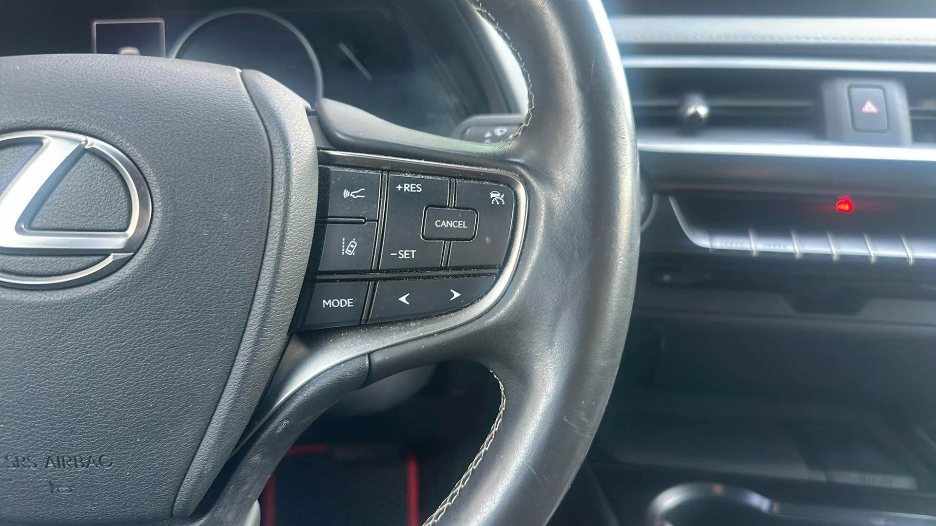 Lexus UX 2.0 250h Executive Plus - foto 14