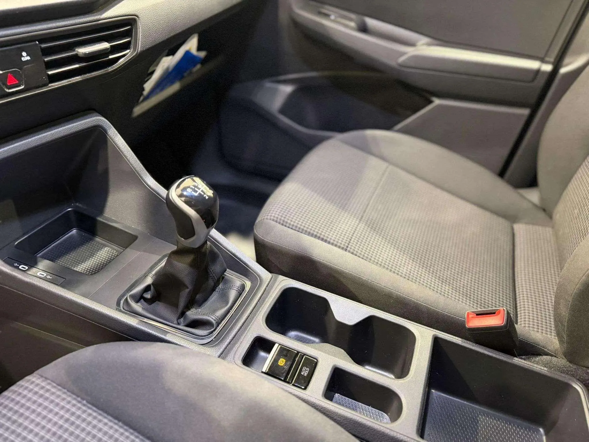 Volkswagen Caddy 2.0 TDI - foto 7
