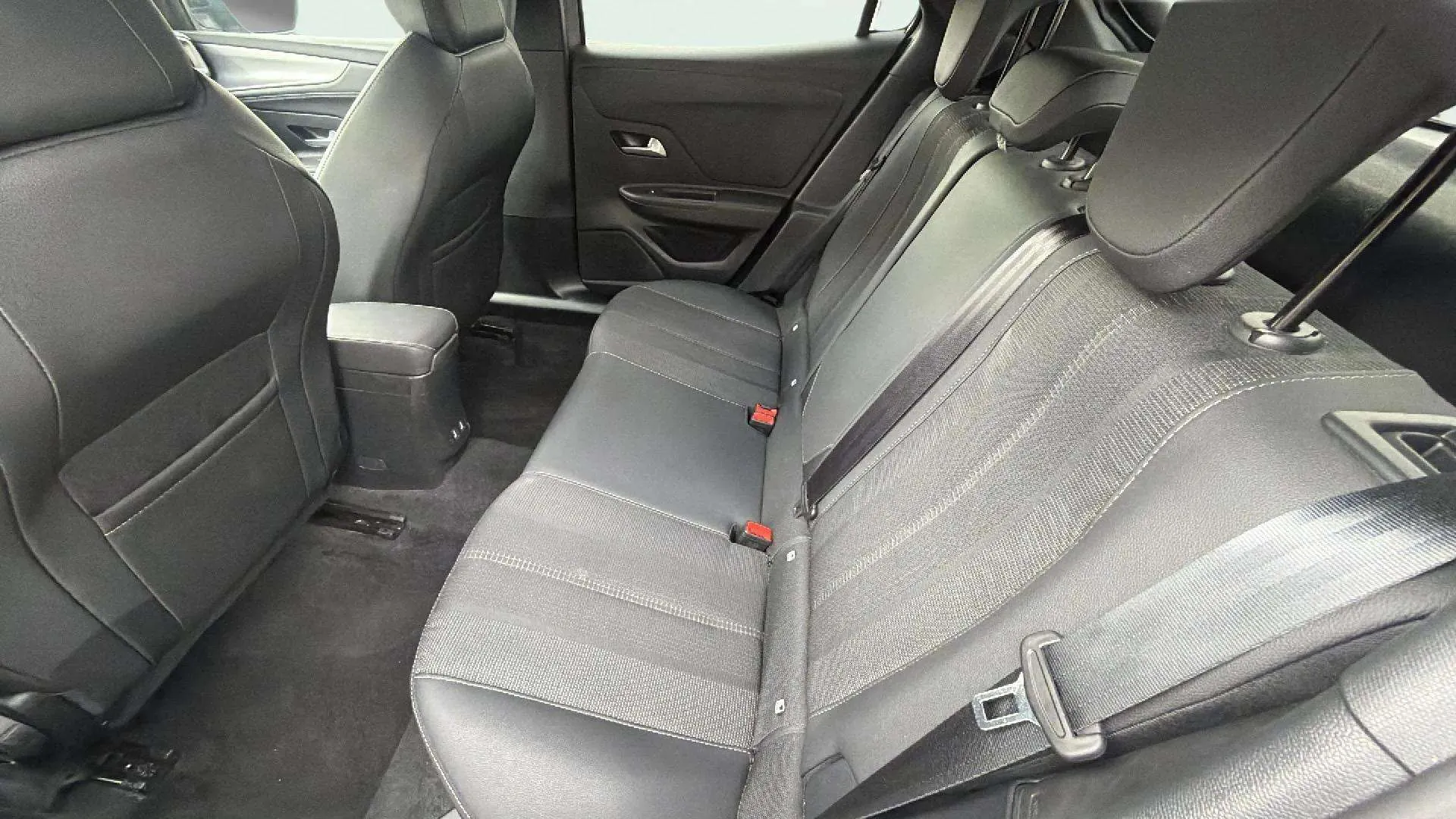 Opel Mokka 1.2 T GS - foto 17