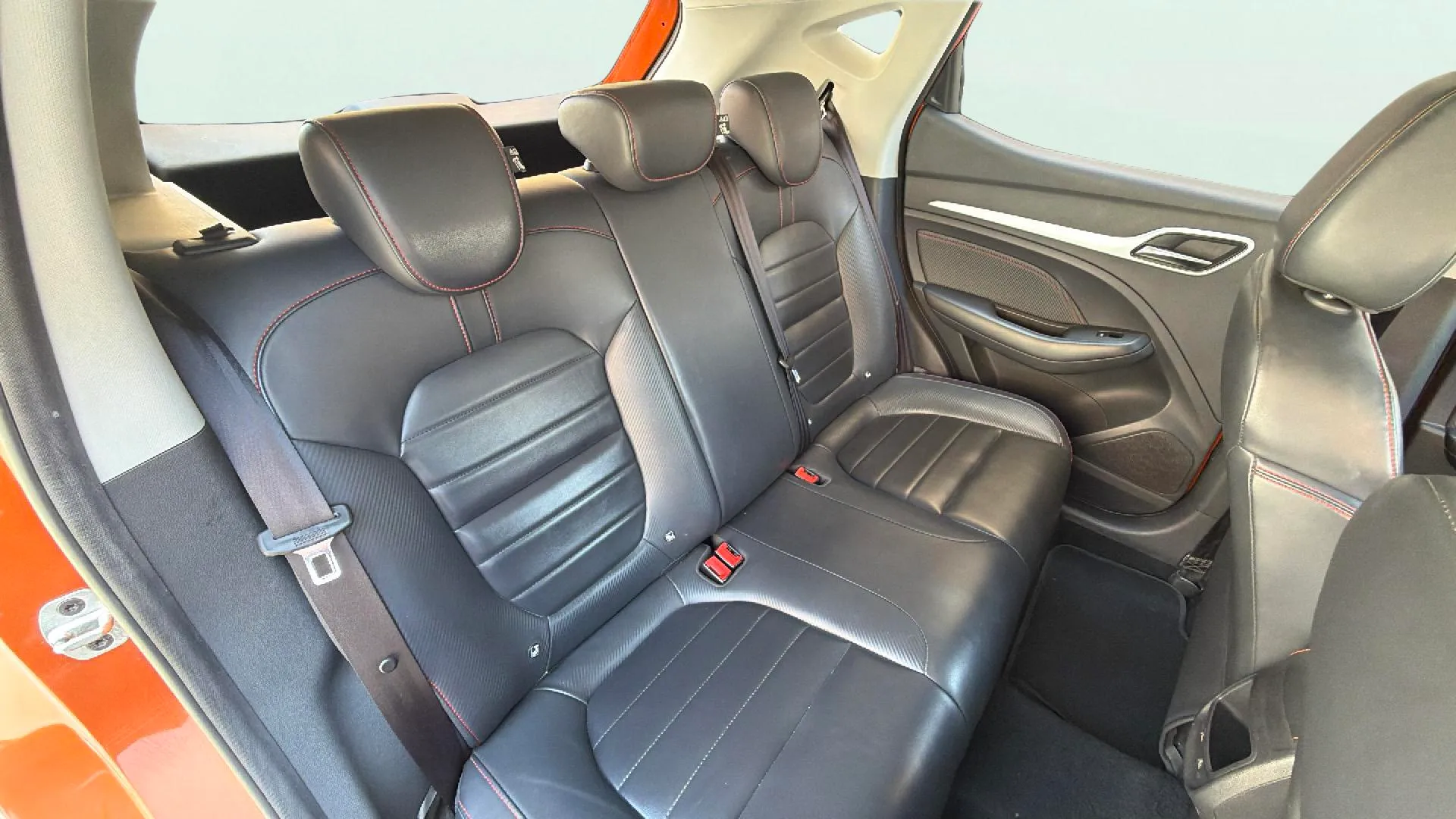 MG ZS 1.0T Luxury - foto 16