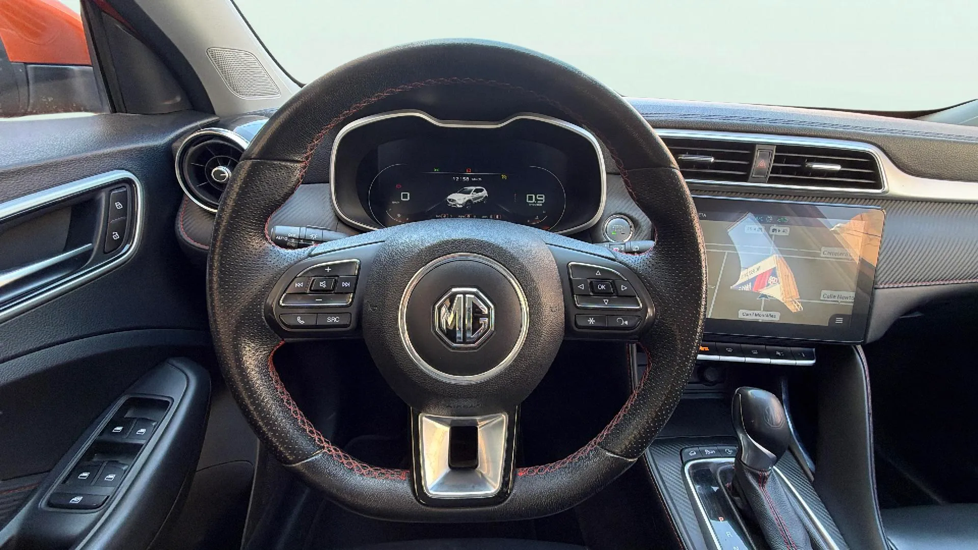 MG ZS 1.0T Luxury - foto 11