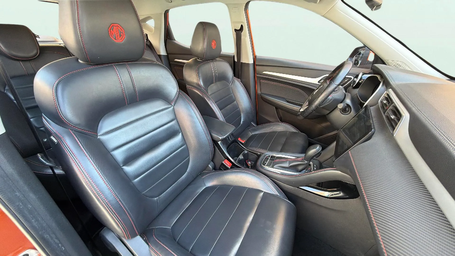 MG ZS 1.0T Luxury - foto 15
