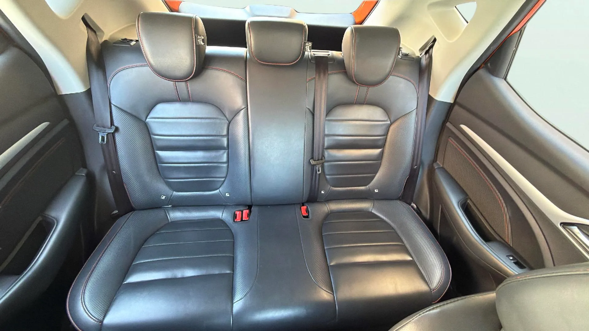 MG ZS 1.0T Luxury - foto 17