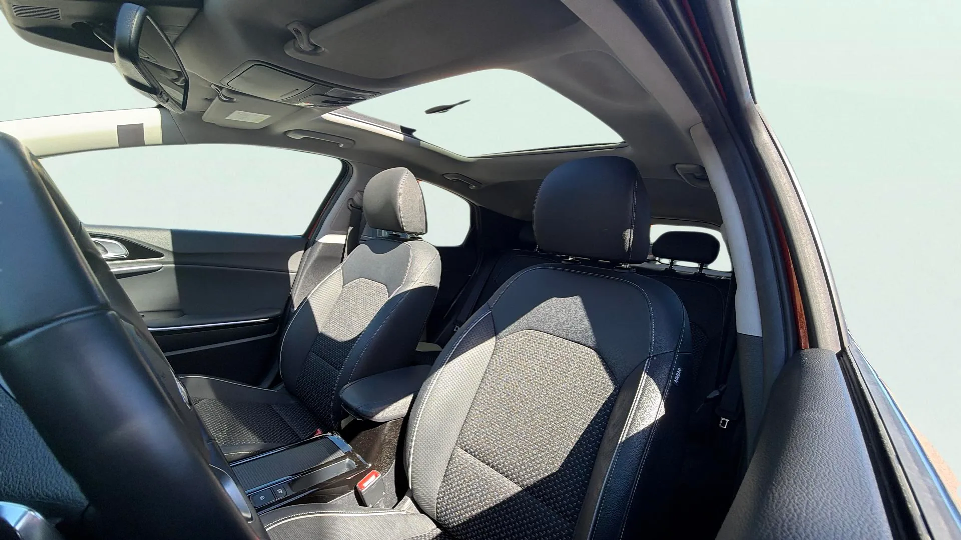Kia XCeed 1.6 GDi PHEV E-Tech - foto 26