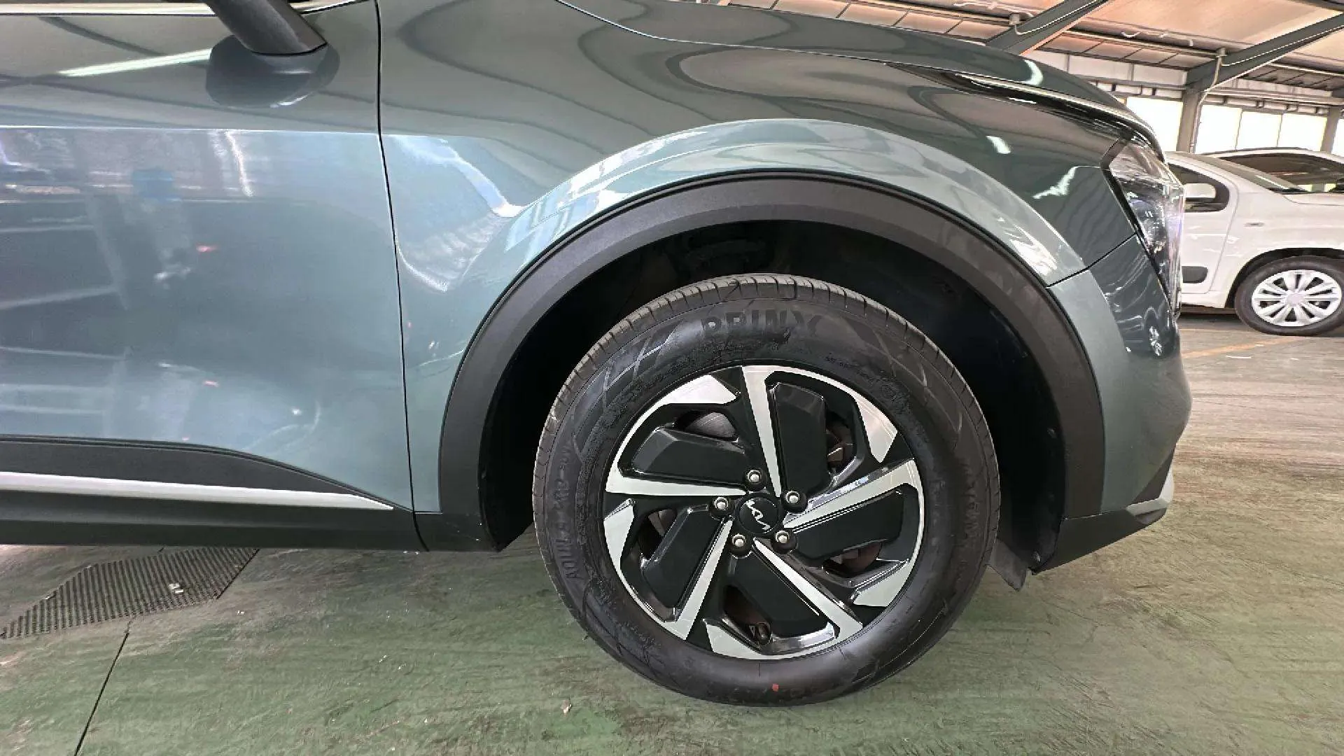 Kia Sportage 1.6 T-GDi HEV Drive 4x2 - foto 26