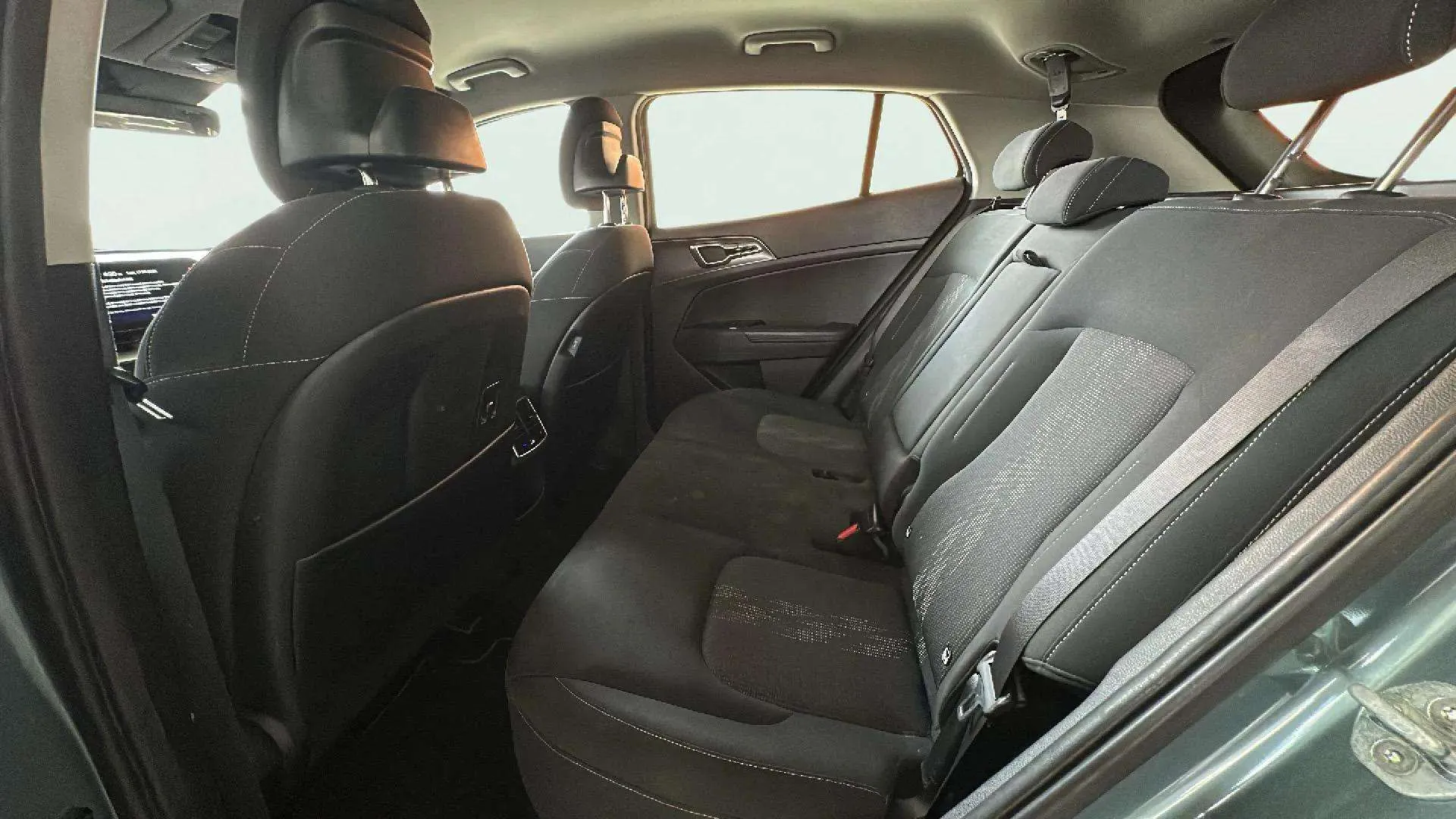 Kia Sportage 1.6 T-GDi HEV Drive 4x2 - foto 21