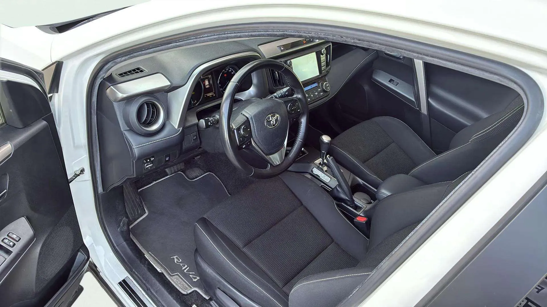 Toyota RAV4 2.5l hybrid 2WD Advance - foto 10