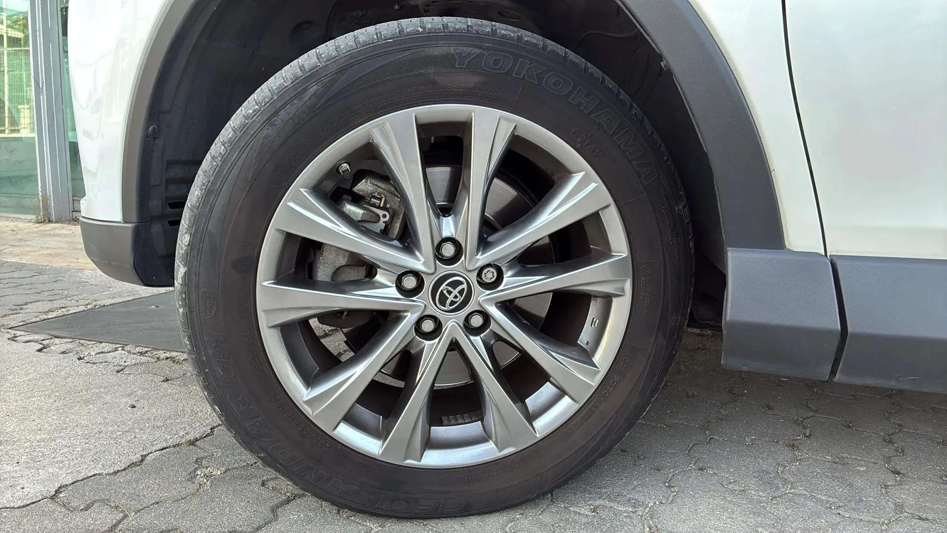 Toyota RAV4 2.5l hybrid 2WD Advance - foto 30