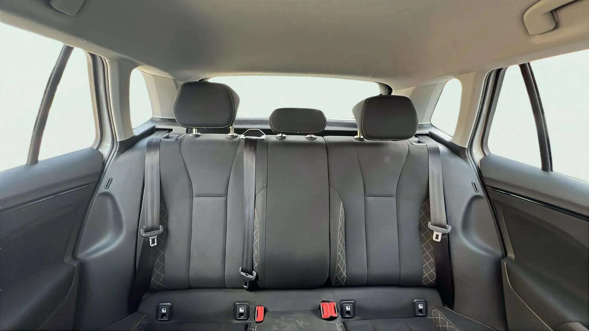 Škoda Kamiq 1.0 TSI DSG Ambition - foto 12