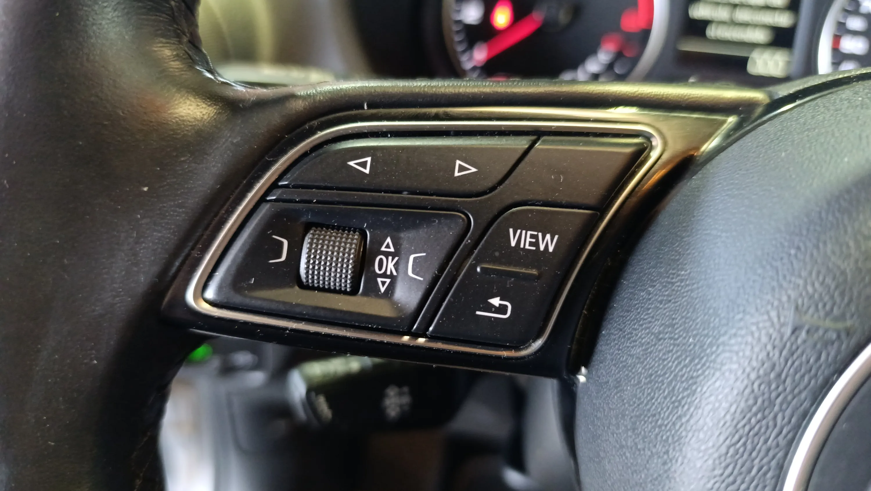 Audi Q2 30 TFSI - foto 11