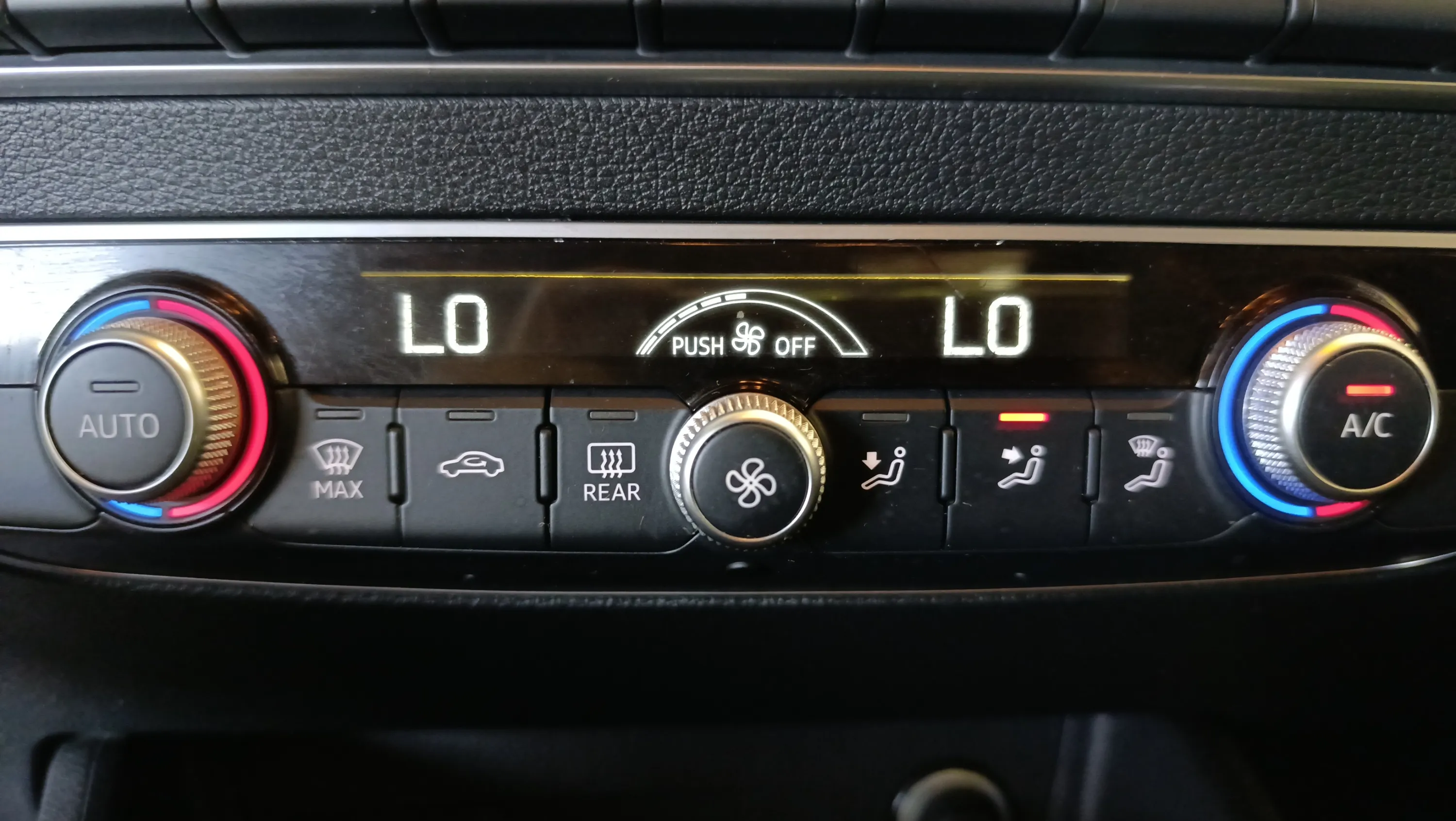 Audi Q2 30 TFSI - foto 23