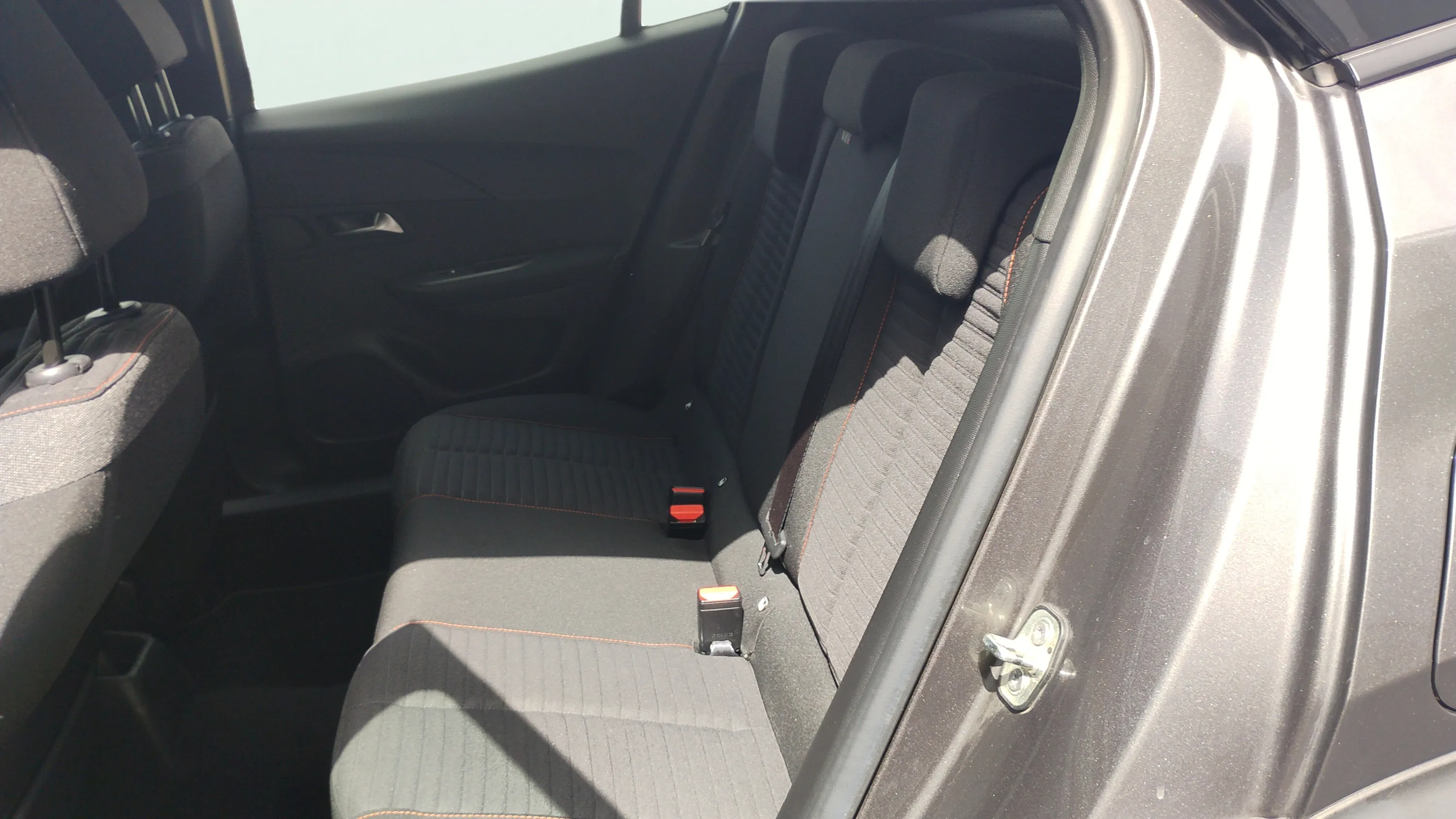 Peugeot 2008 Active Pack PureTech 100 BVM6 - foto 10