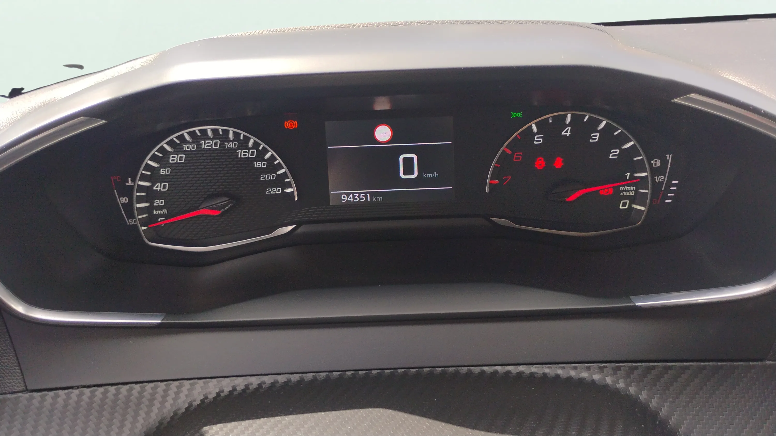 Peugeot 2008 Active Pack PureTech 100 BVM6 - foto 9