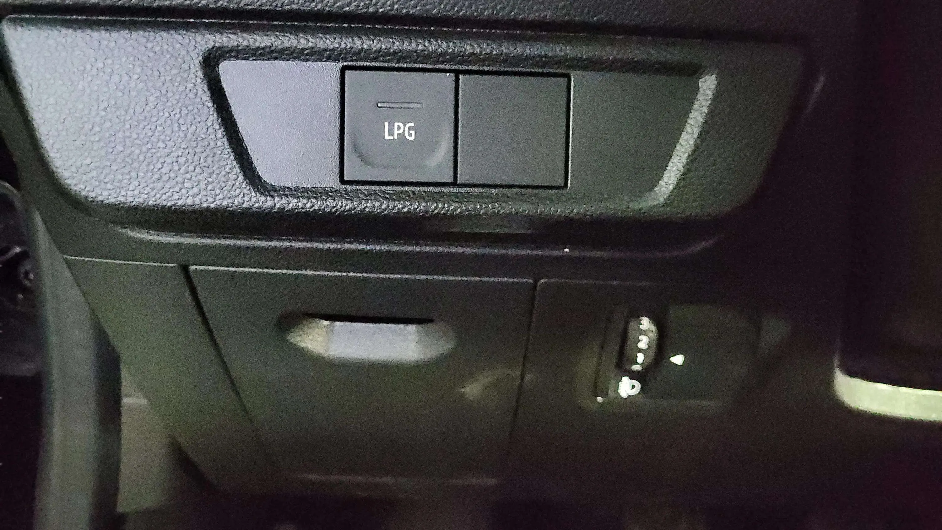 Dacia Jogger Extreme Go ECO-G 7 plazas - foto 16