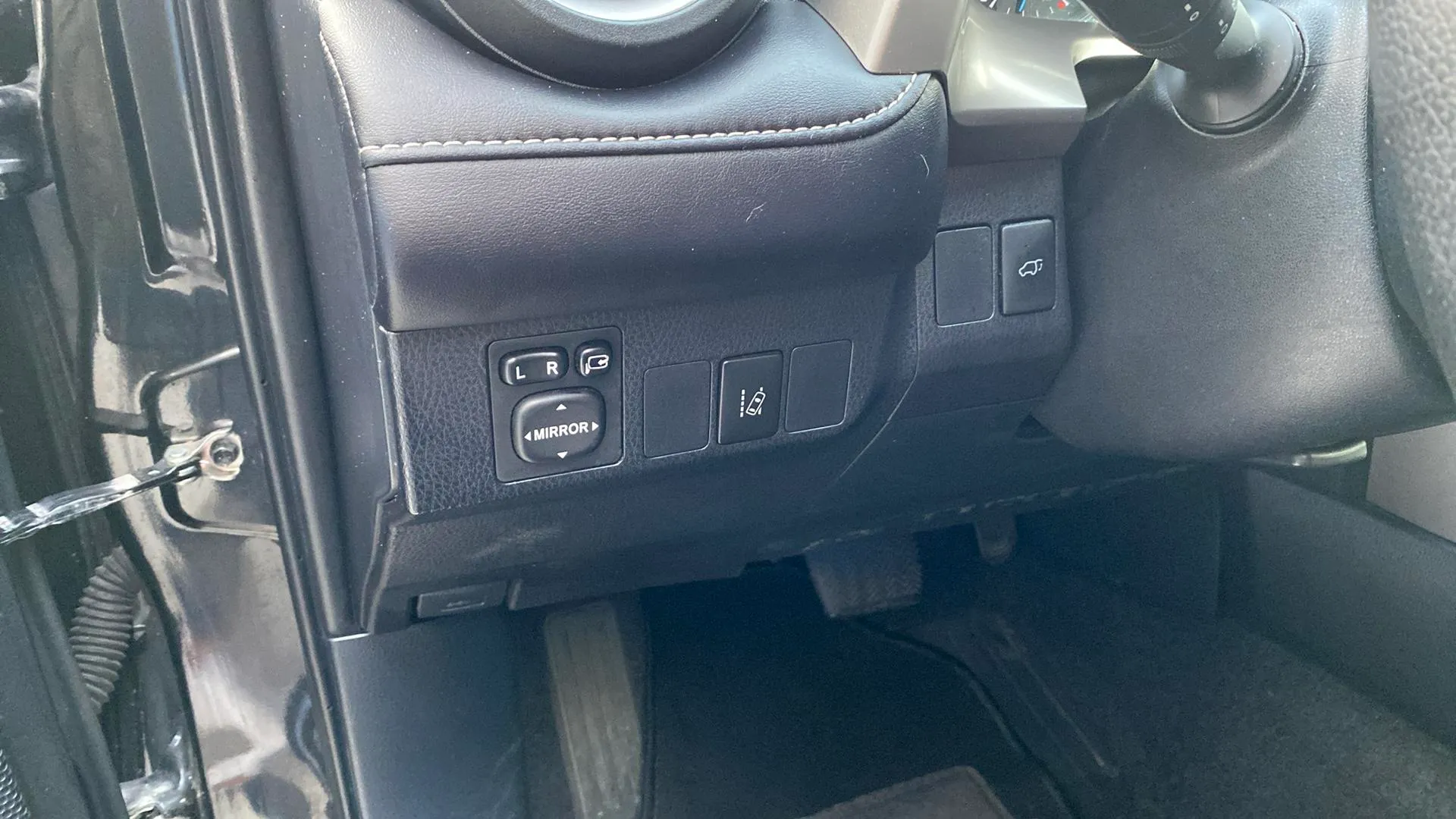 Toyota RAV4 2.5l hybrid 2WD Advance - foto 18