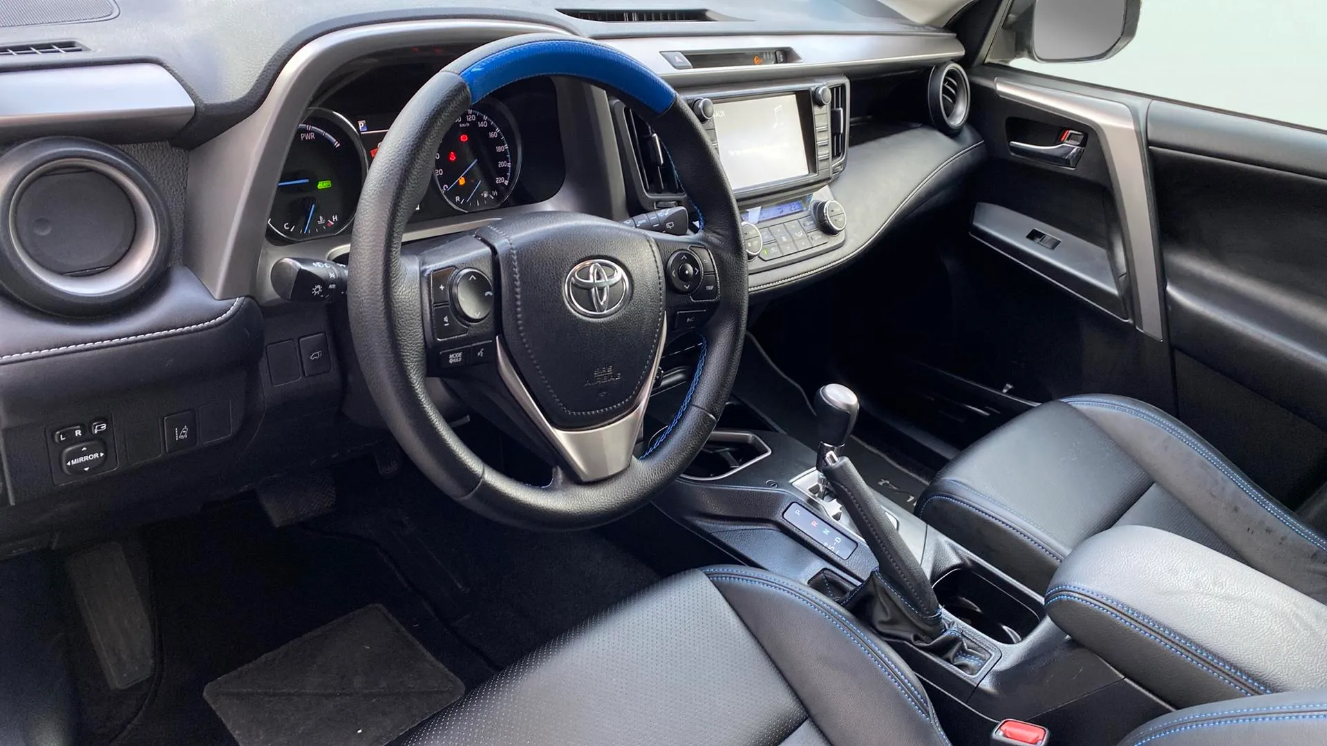 Toyota RAV4 2.5l hybrid 2WD Advance - foto 19