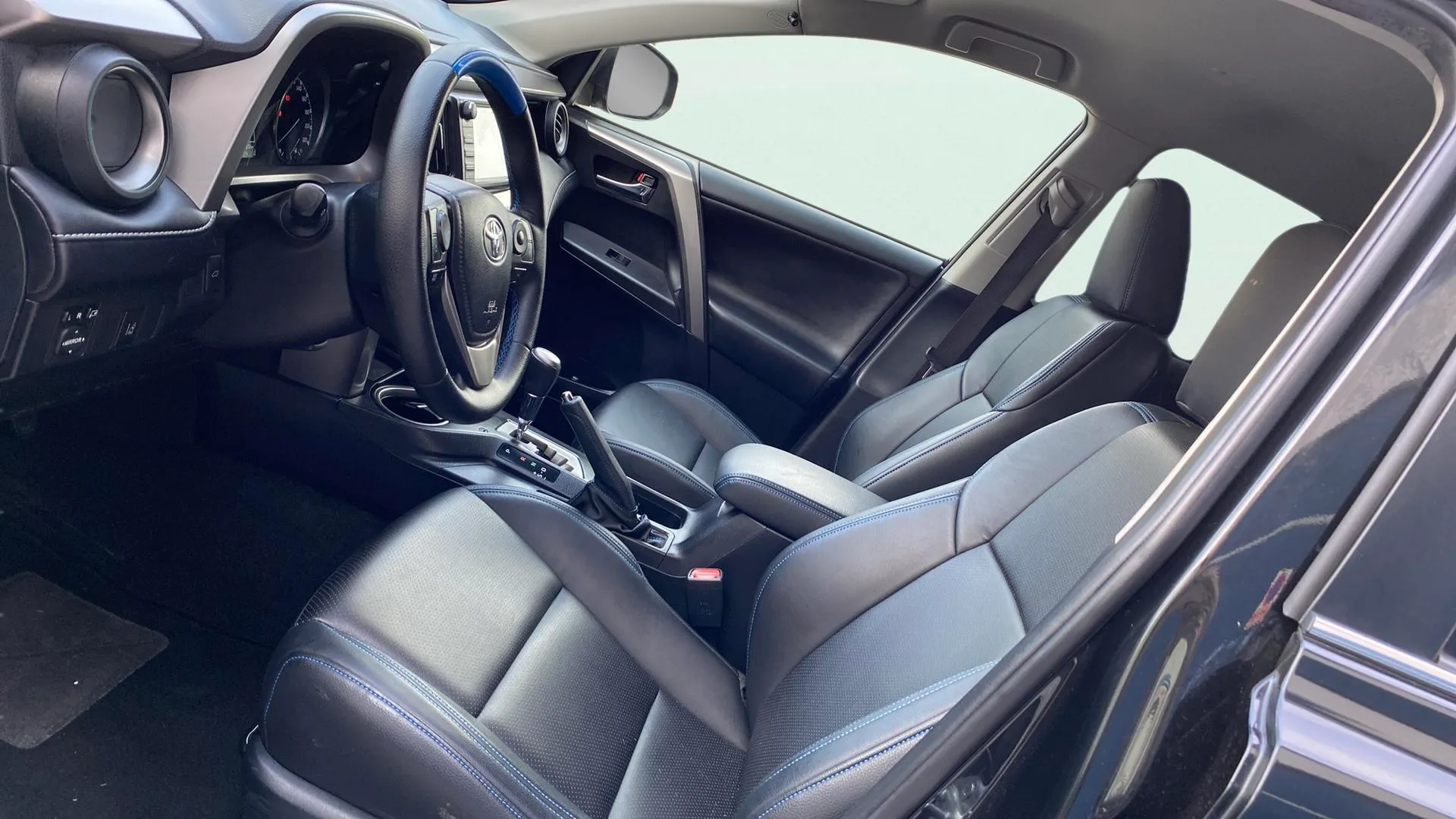 Toyota RAV4 2.5l hybrid 2WD Advance - foto 10