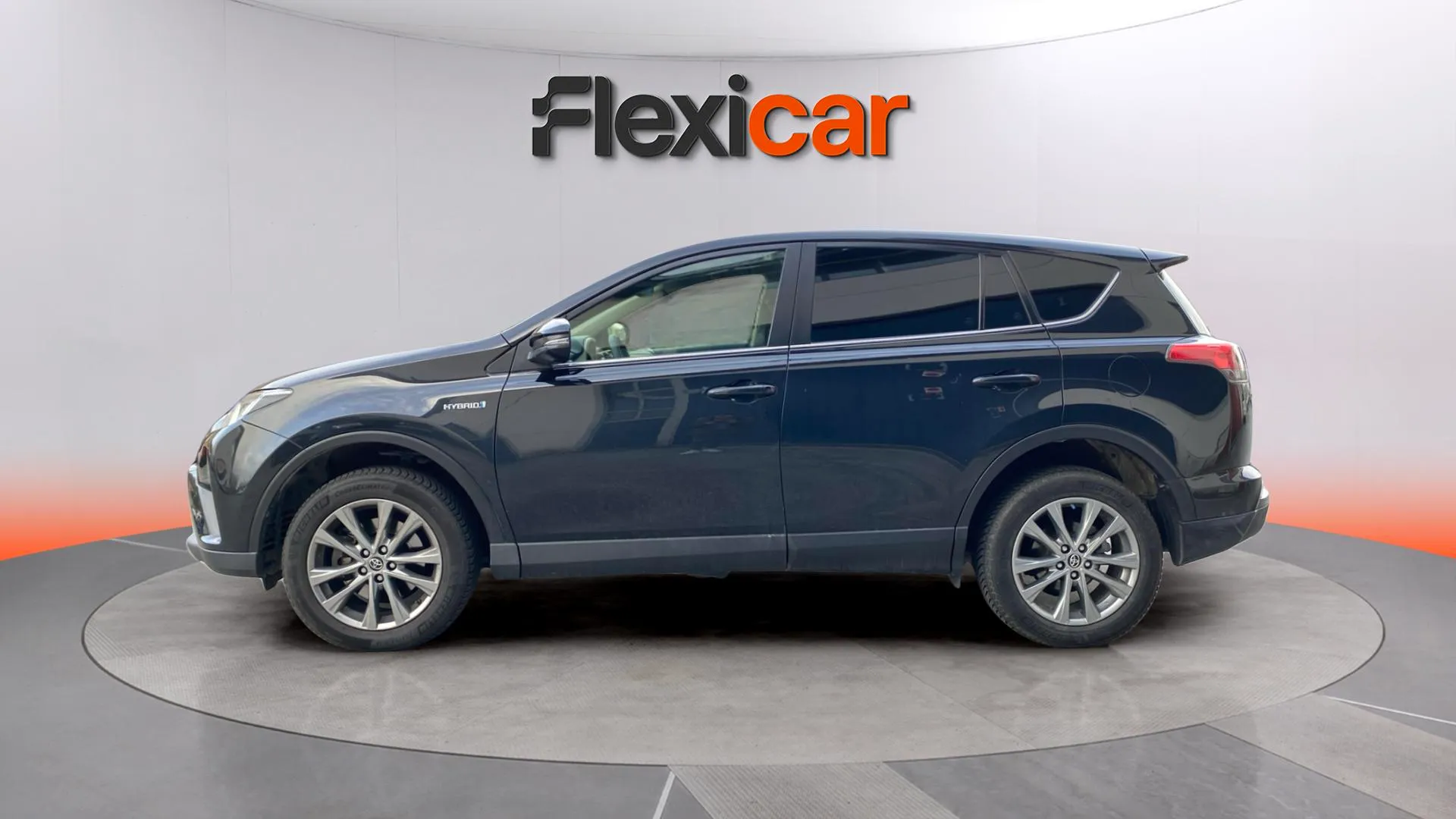 Toyota RAV4 2.5l hybrid 2WD Advance - foto 5