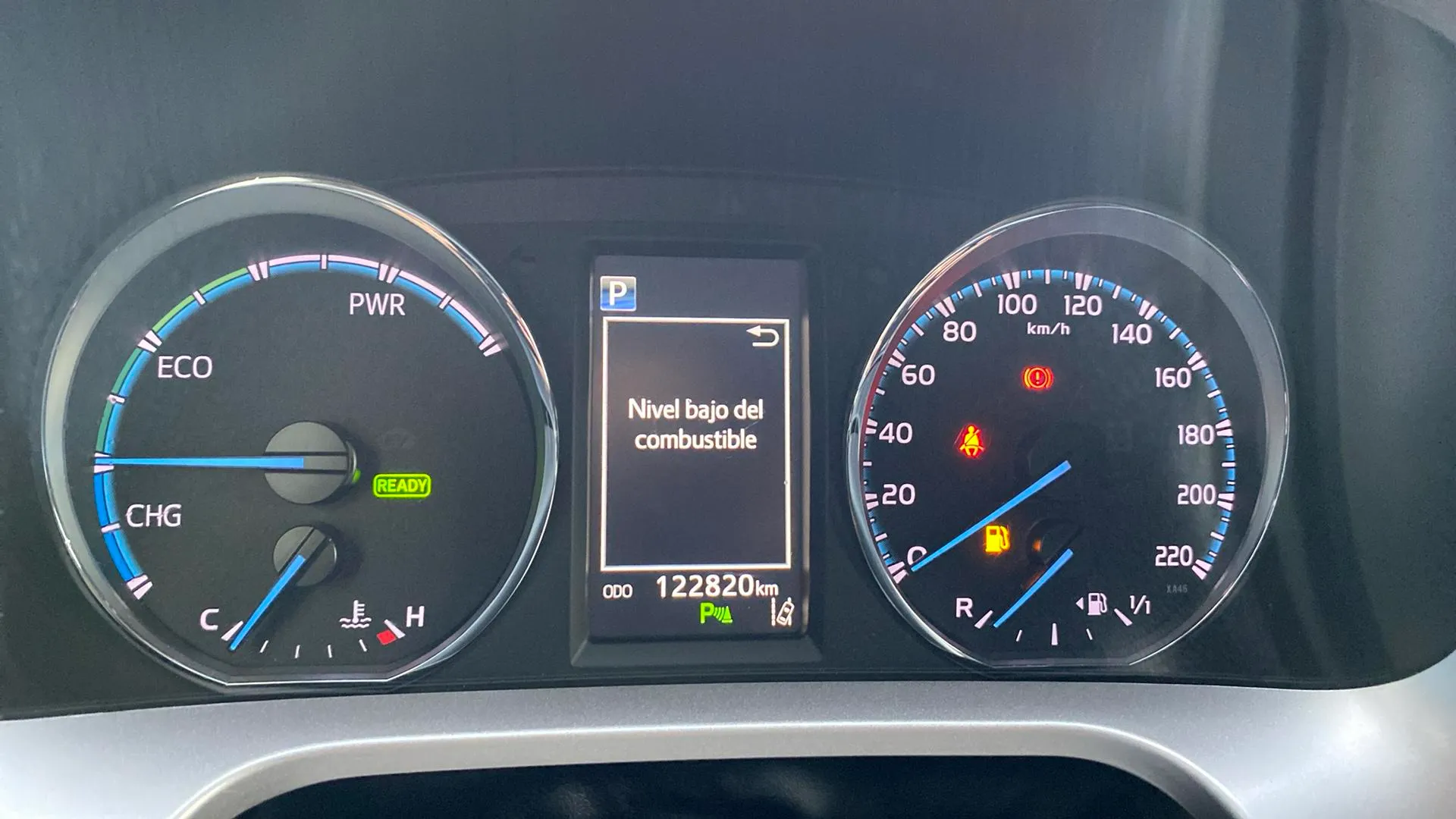 Toyota RAV4 2.5l hybrid 2WD Advance - foto 15