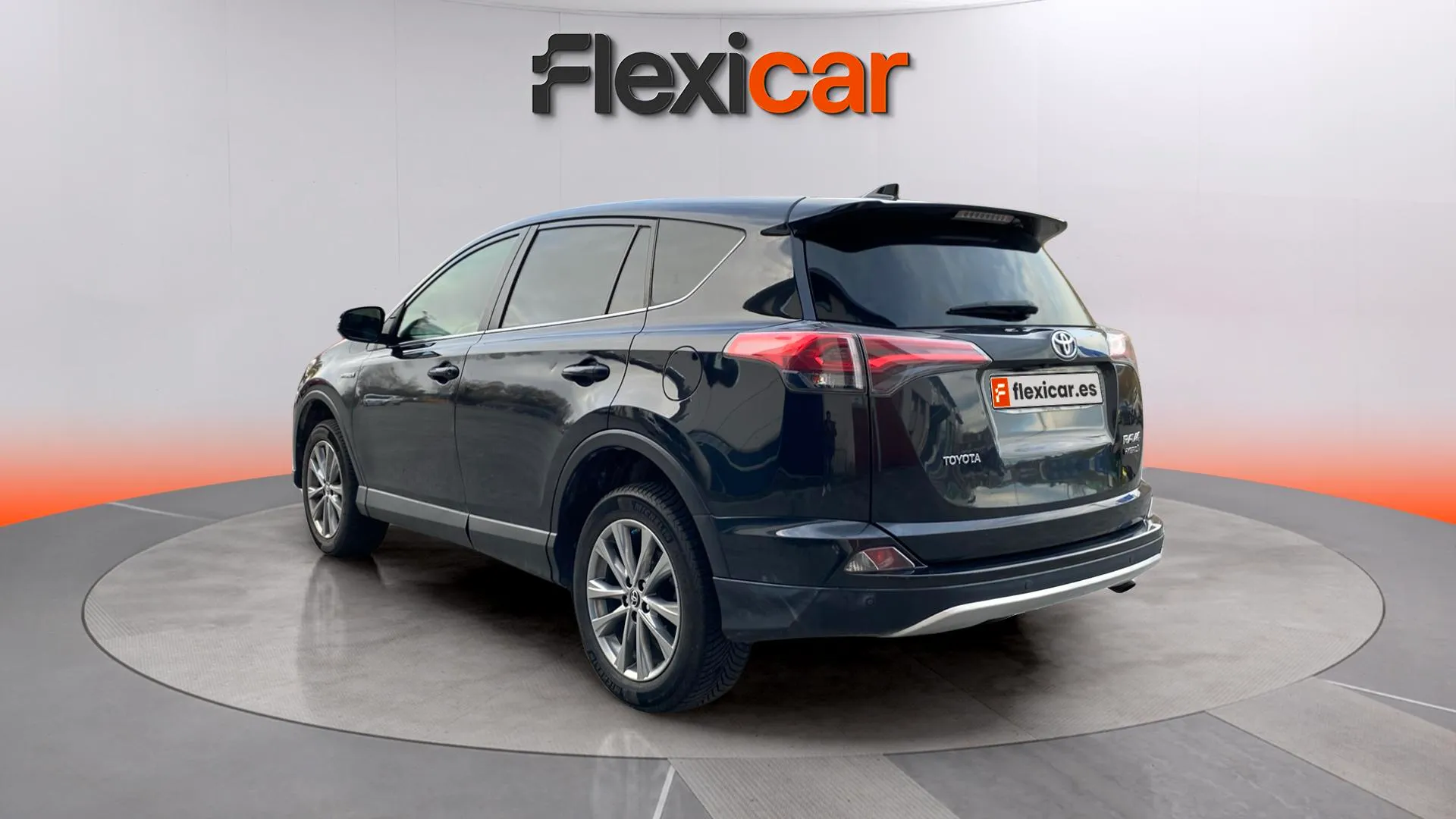 Toyota RAV4 2.5l hybrid 2WD Advance - foto 8