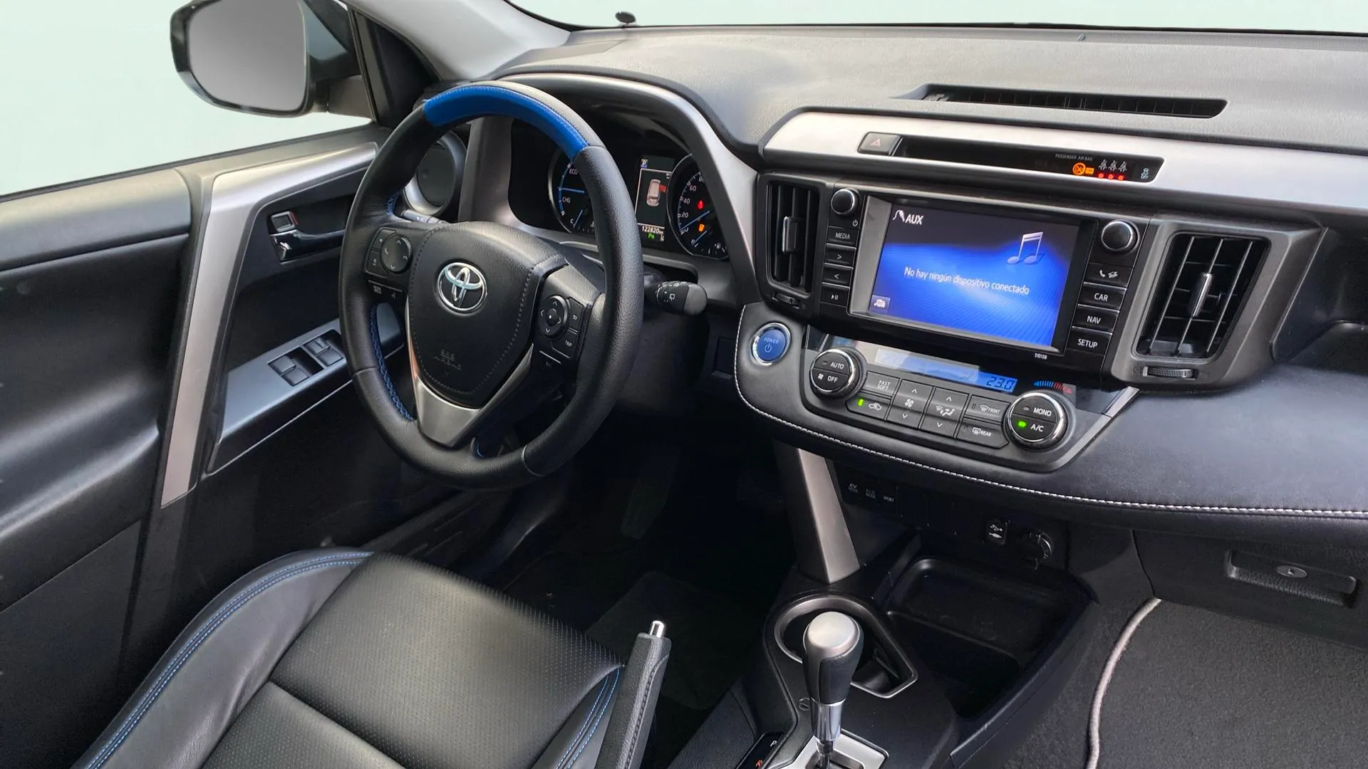 Toyota RAV4 2.5l hybrid 2WD Advance - foto 22