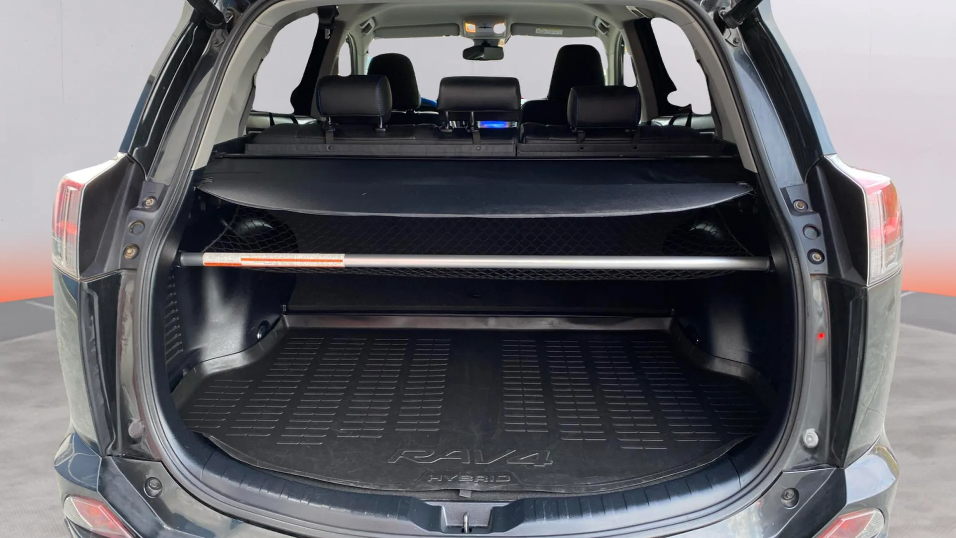 Toyota RAV4 2.5l hybrid 2WD Advance - foto 9