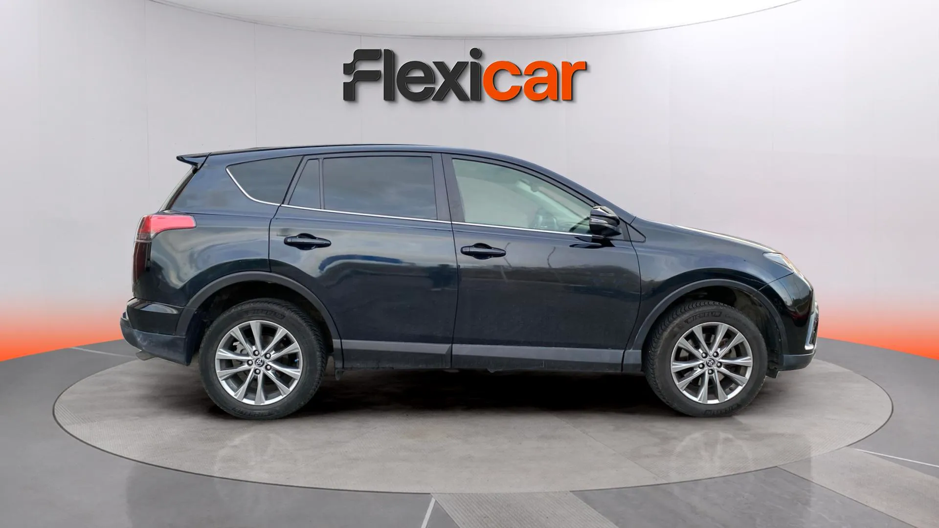 Toyota RAV4 2.5l hybrid 2WD Advance - foto 4