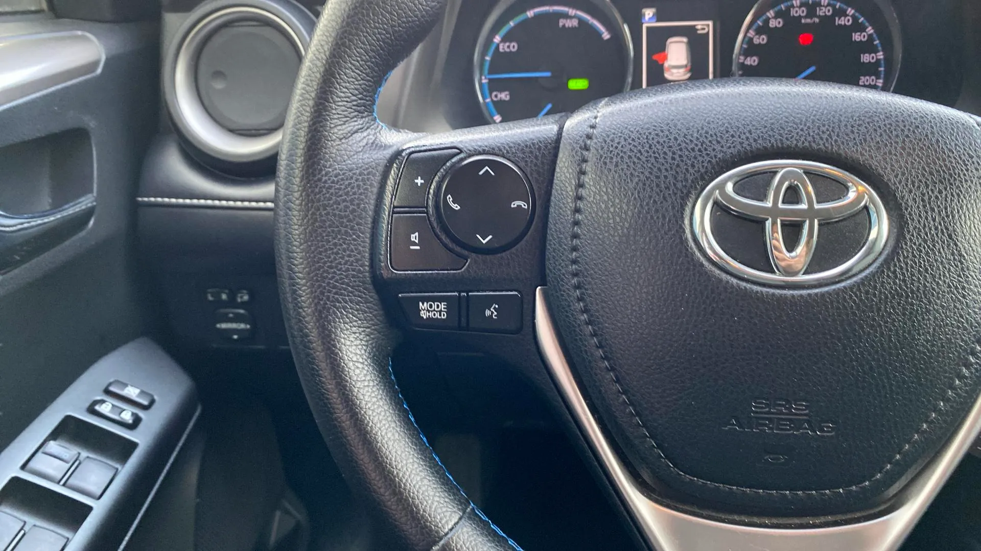 Toyota RAV4 2.5l hybrid 2WD Advance - foto 14