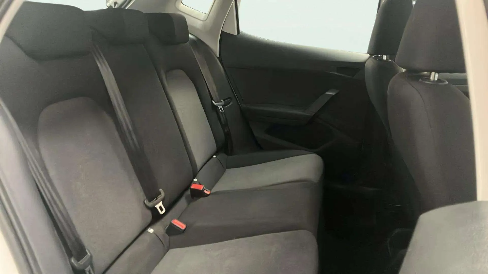 SEAT Ibiza 1.0 MPI Reference - foto 11