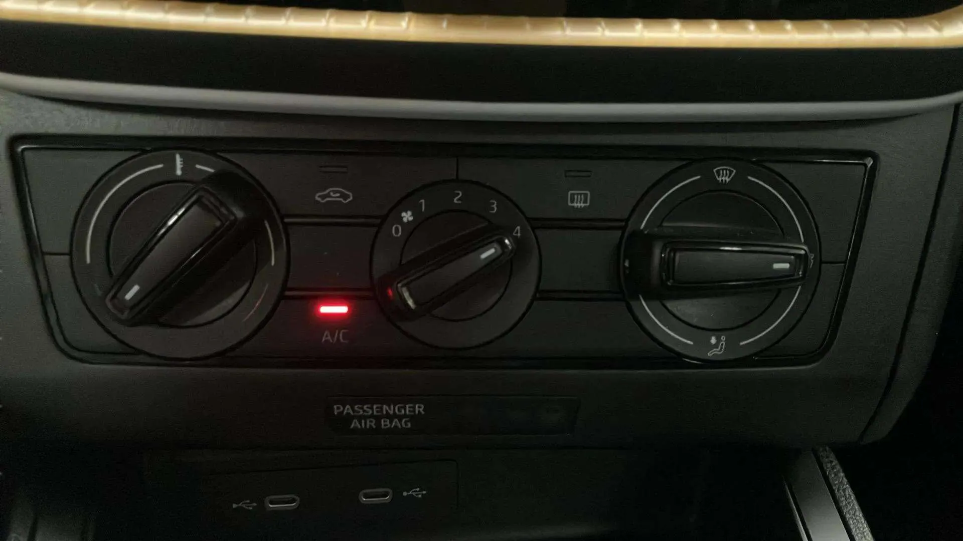 SEAT Ibiza 1.0 MPI Reference - foto 18