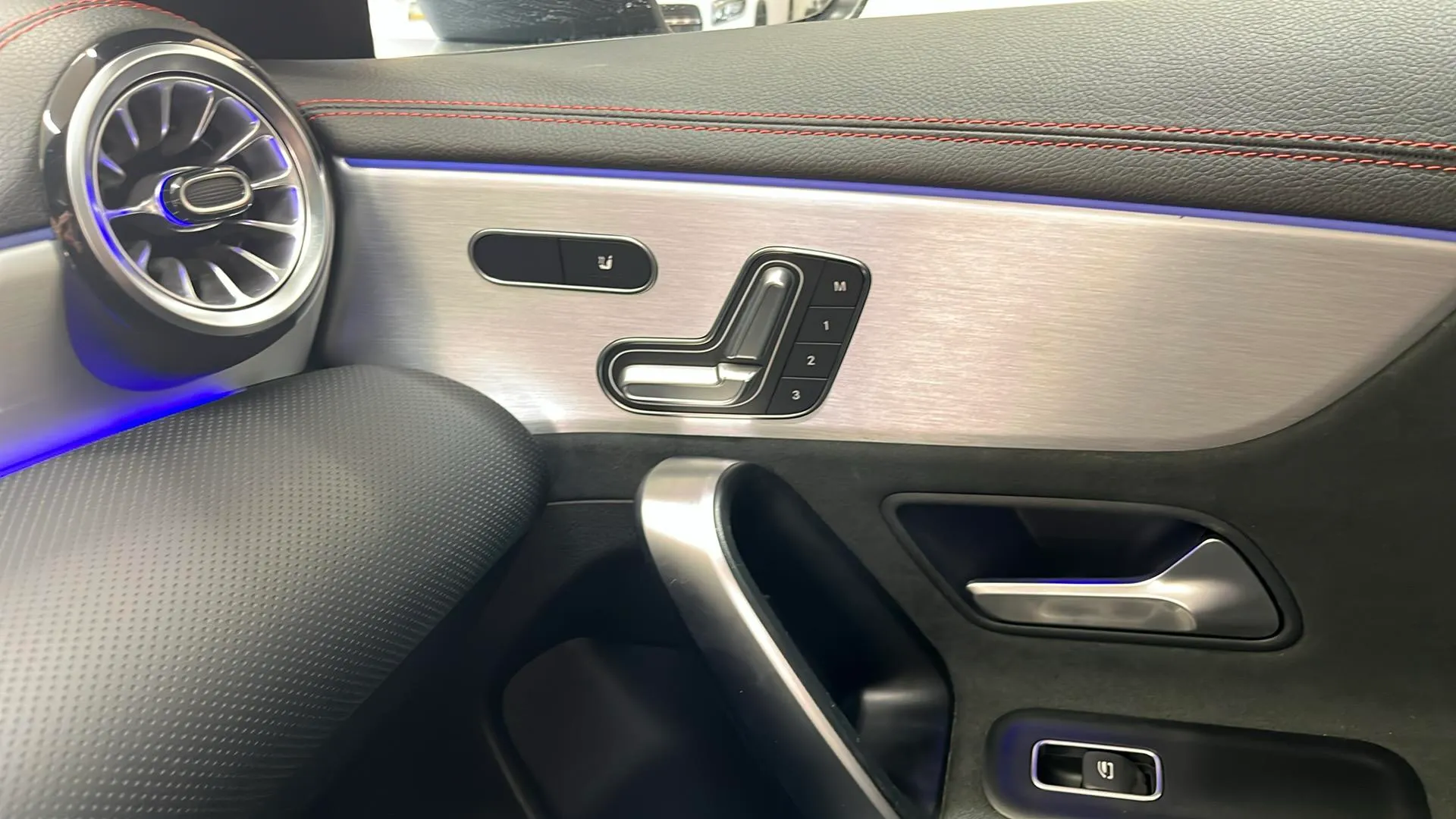 Mercedes-Benz CLA 200 - foto 15