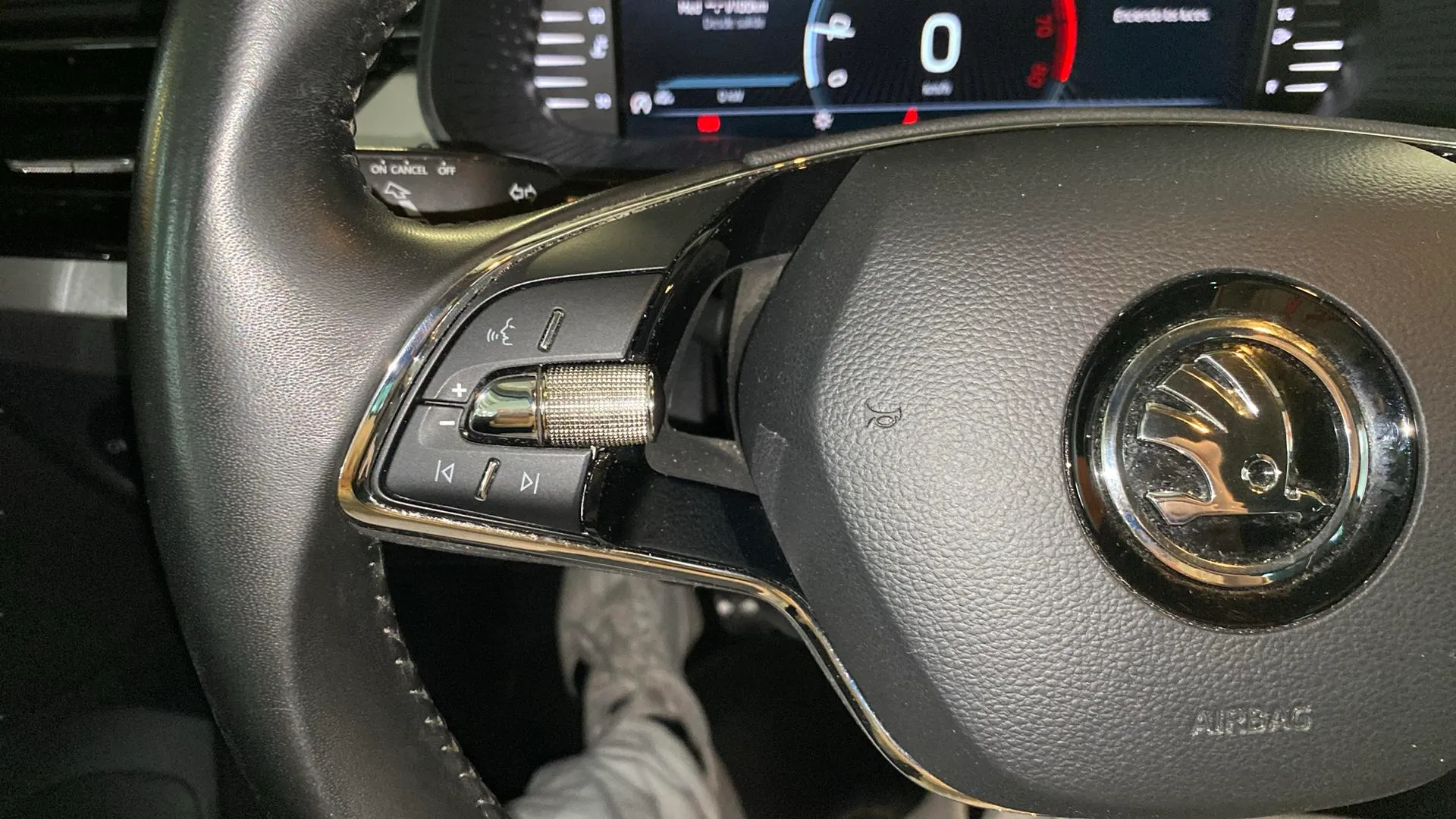 Škoda Kamiq 1.0 TSI Active - foto 15