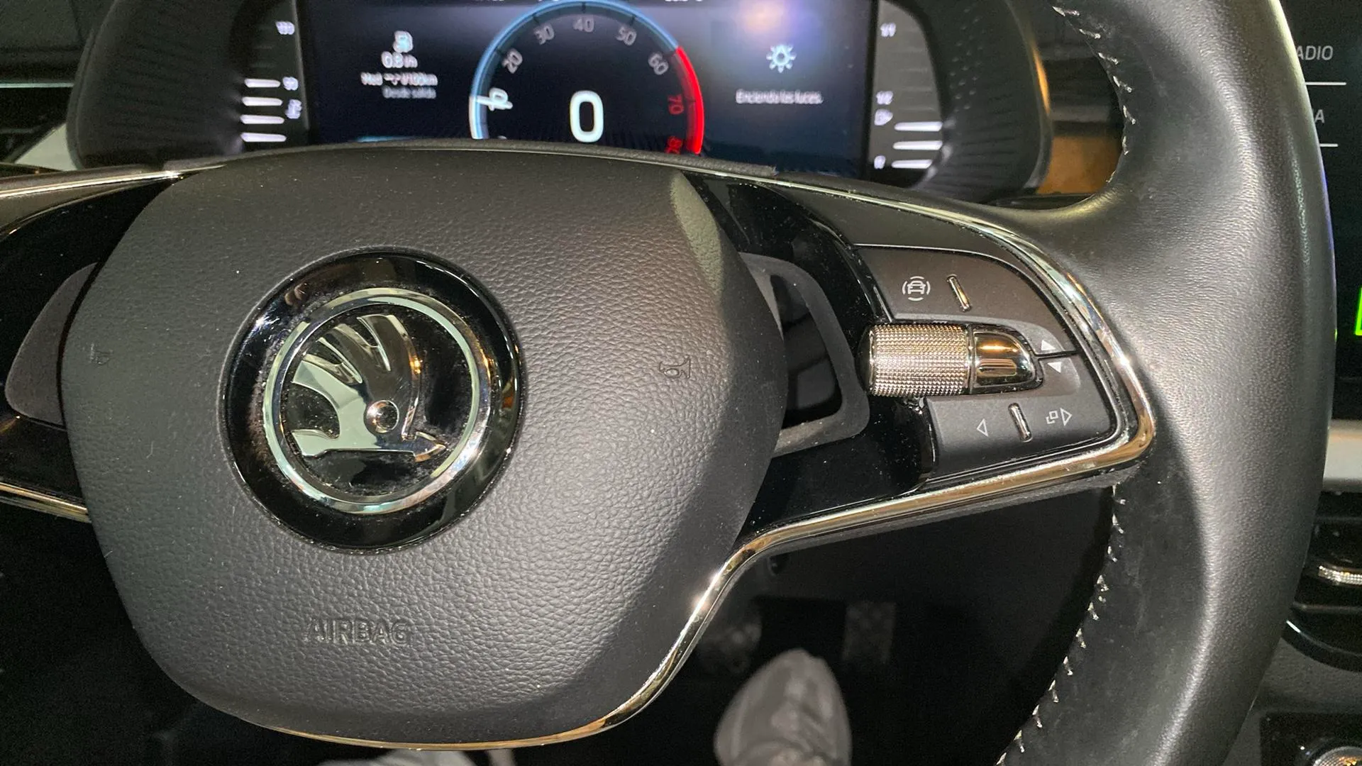 Škoda Kamiq 1.0 TSI Active - foto 16