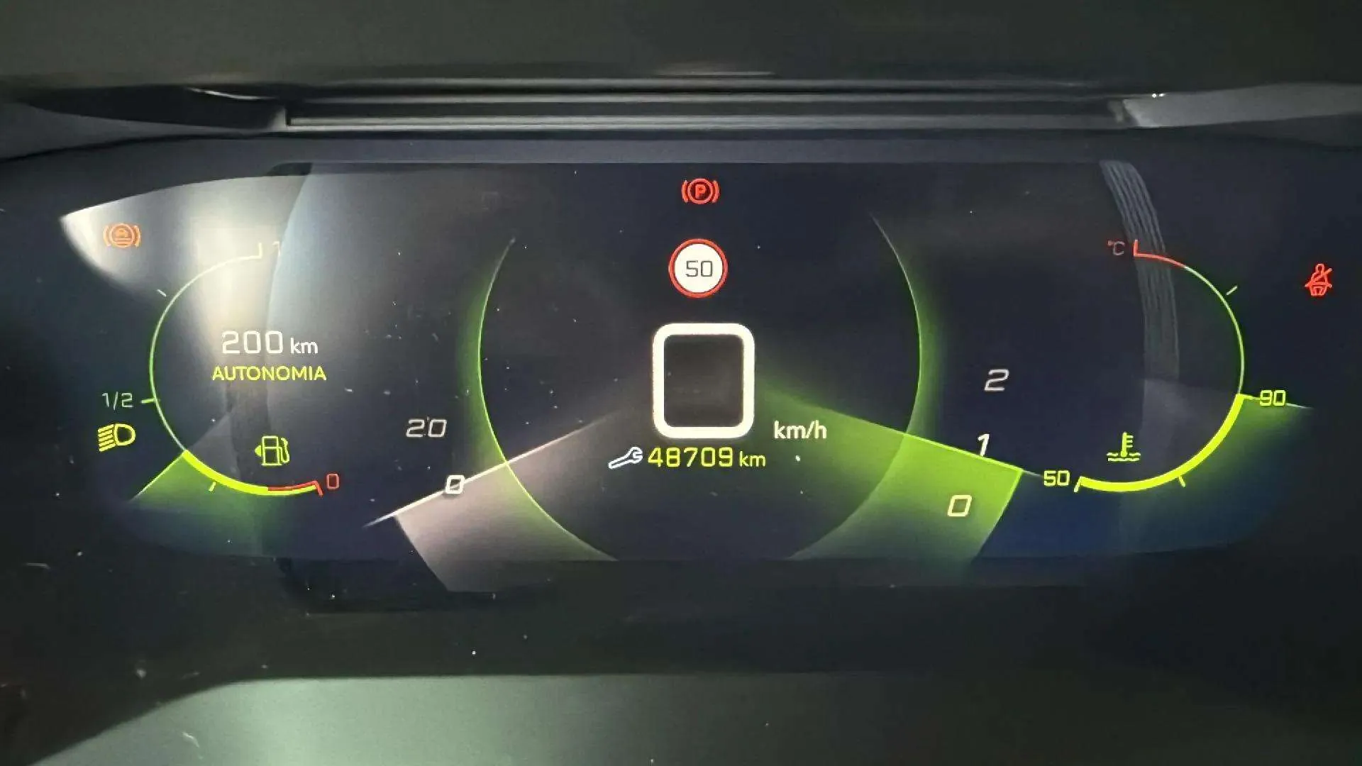 Peugeot 2008 Allure Pack PureTech 130 BVM6 - foto 12