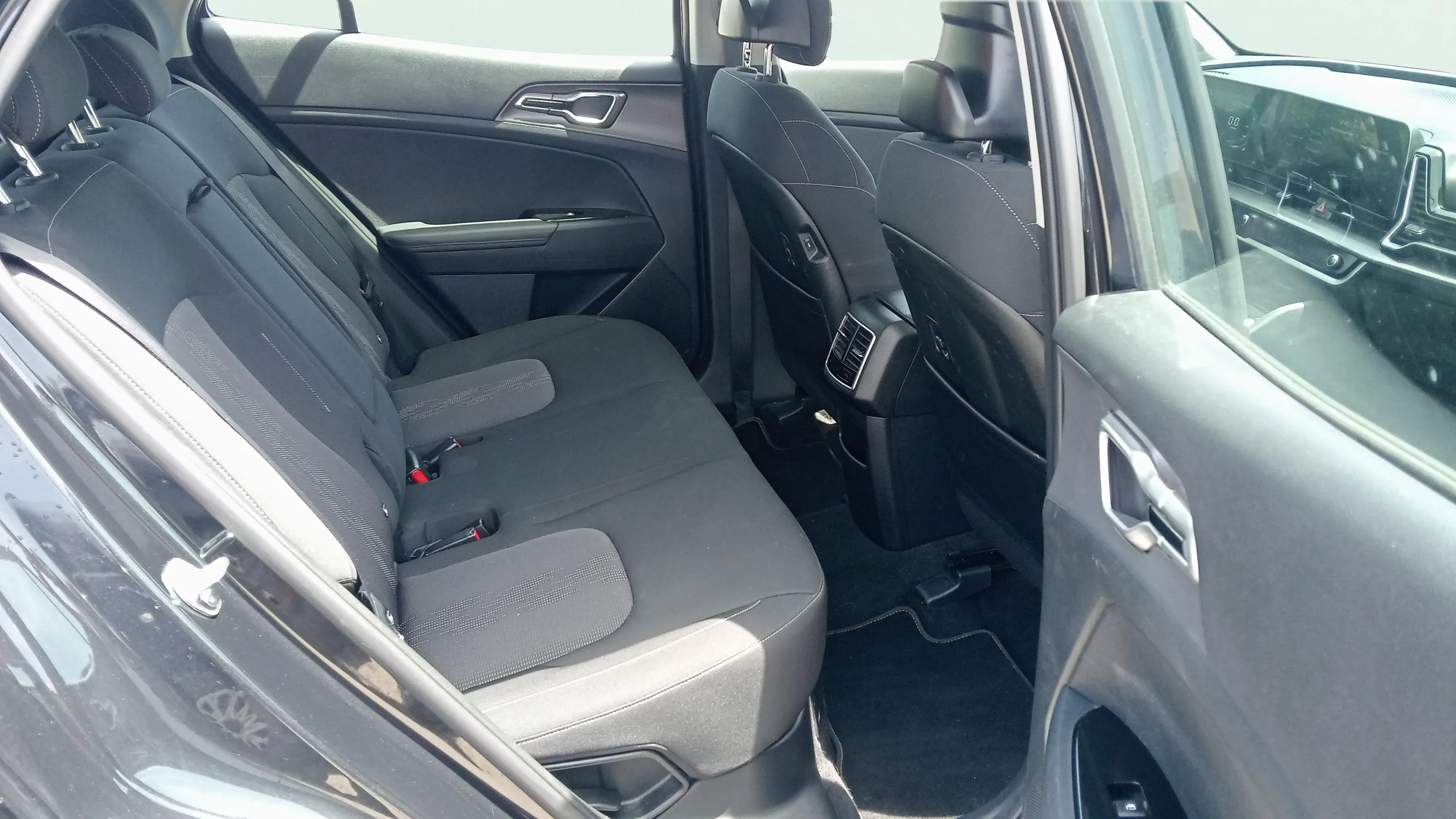 Kia Sportage 1.6 T-GDi HEV Drive 4x2 - foto 18
