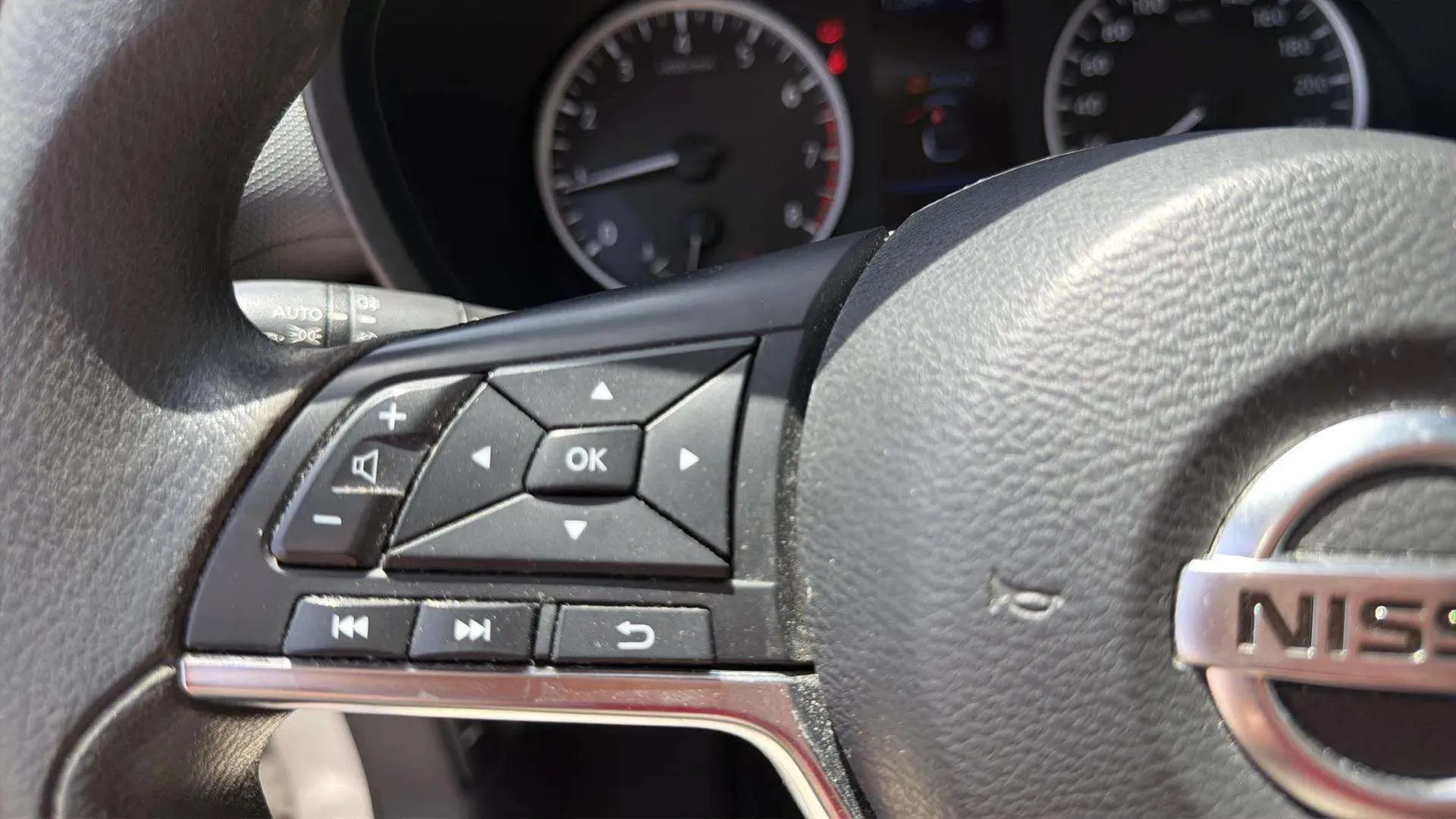 Nissan Juke DIG-T Acenta - foto 23