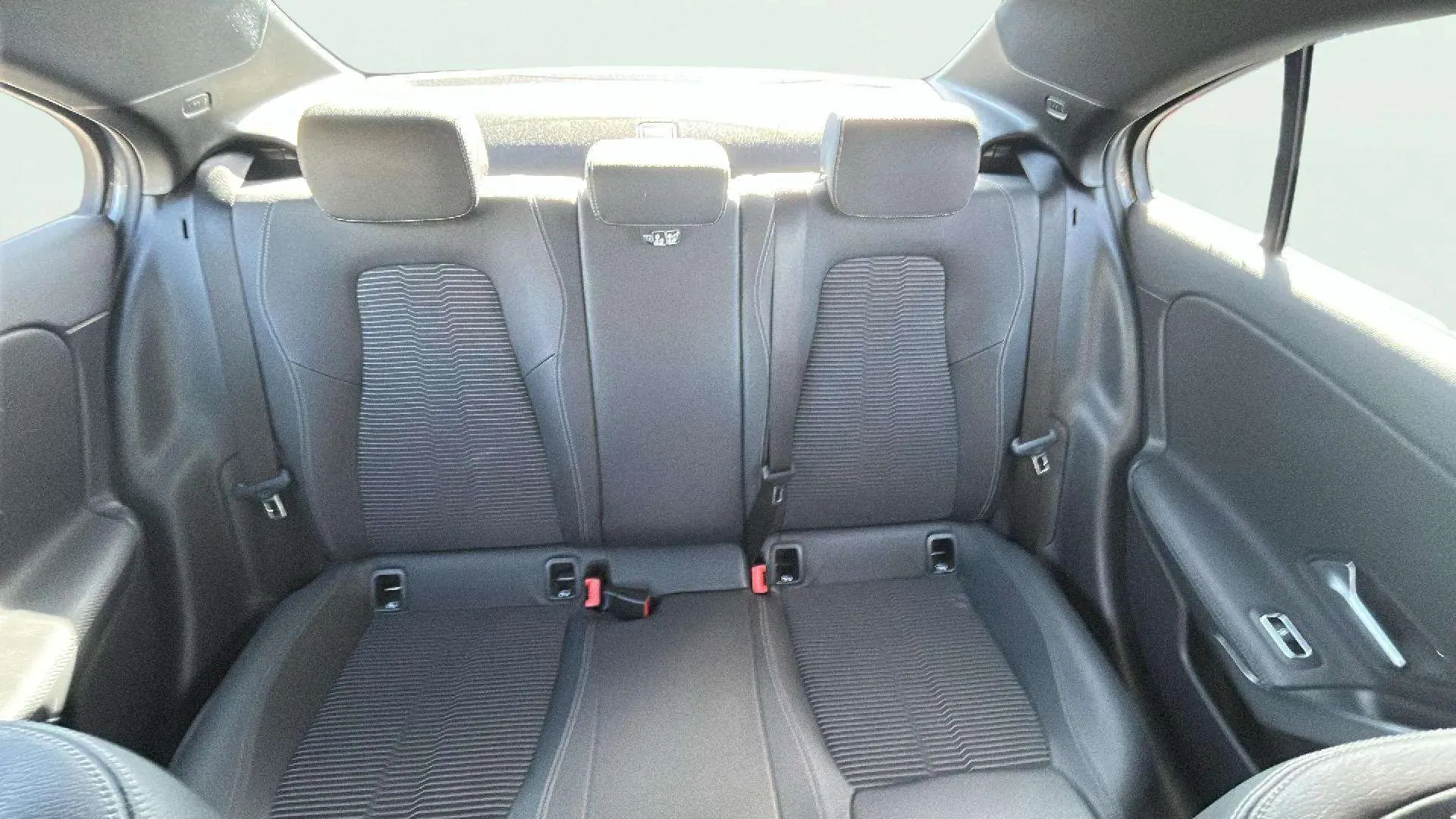 Mercedes-Benz Clase A Sedán A 250 e - foto 11