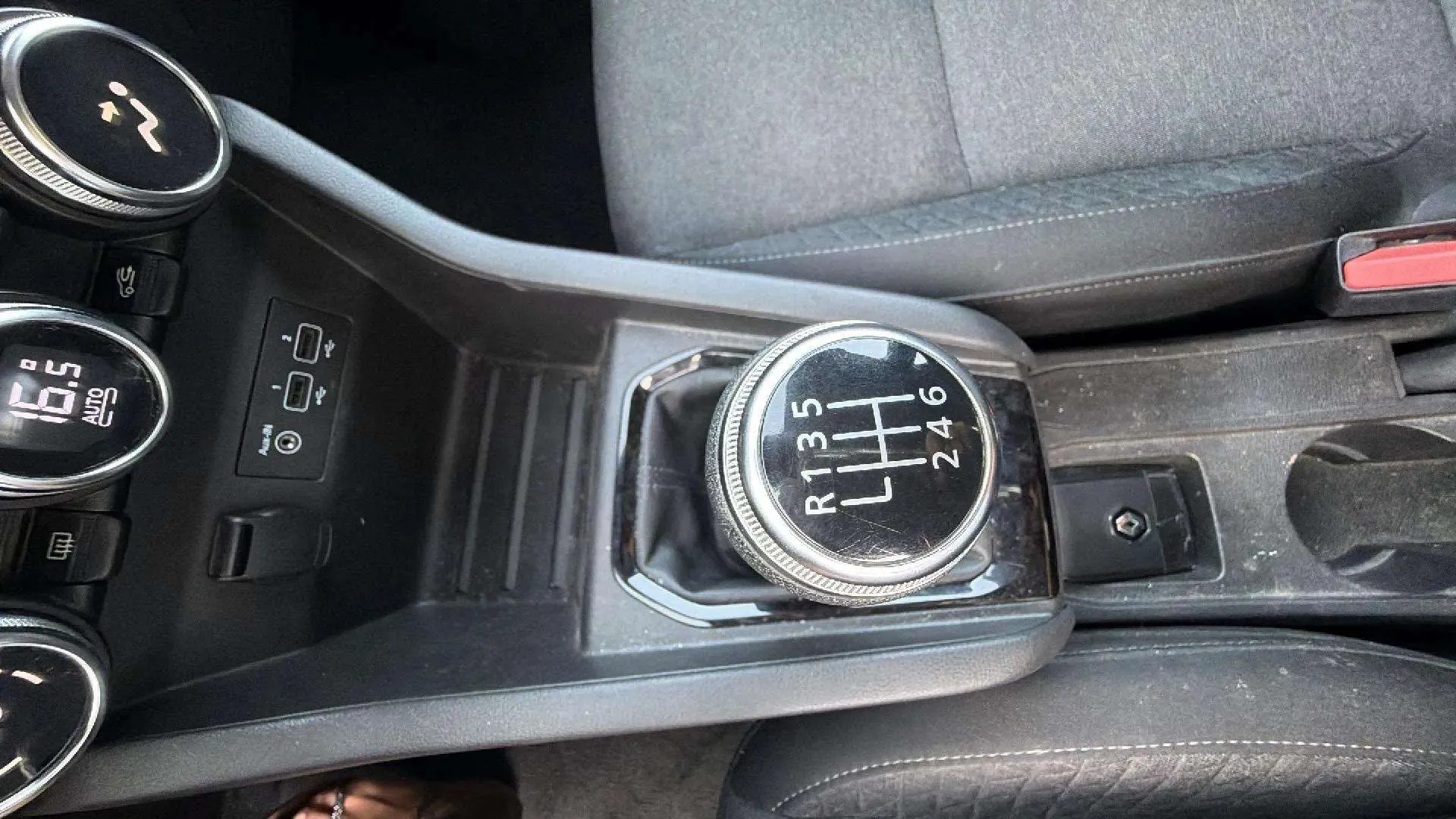 Renault Clio Intens TCe GLP - foto 24