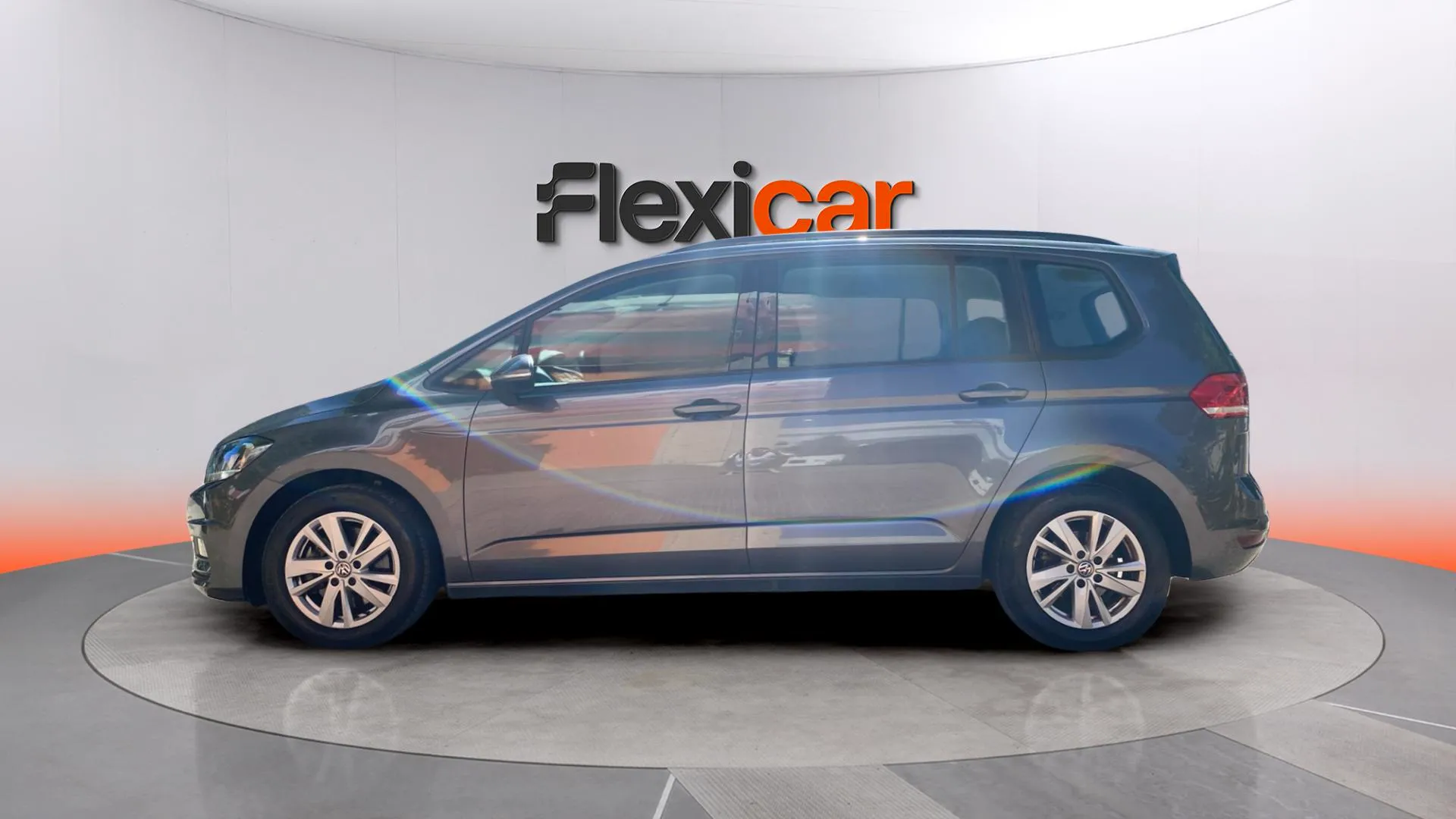 Volkswagen Touran Business Navi 2.0 TDI DSG - foto 3