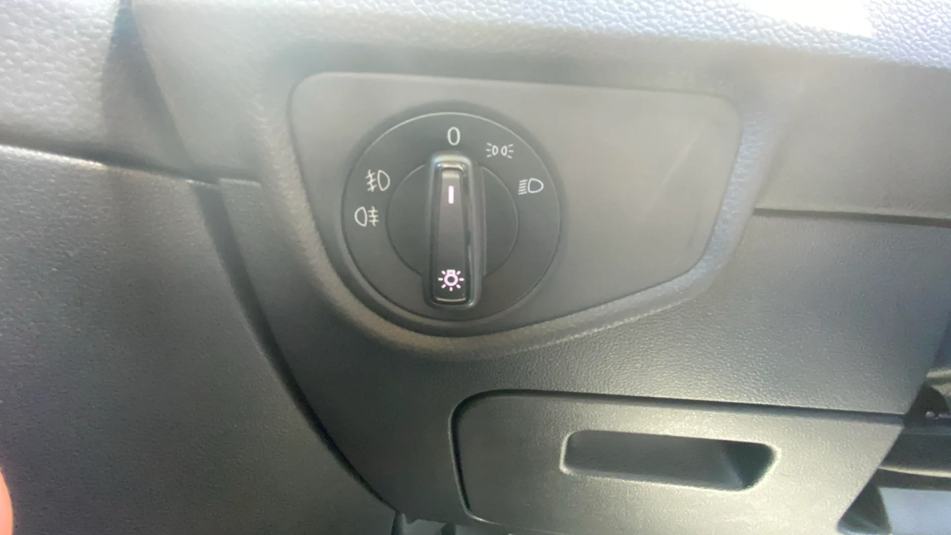 Volkswagen Touran Business Navi 2.0 TDI DSG - foto 19