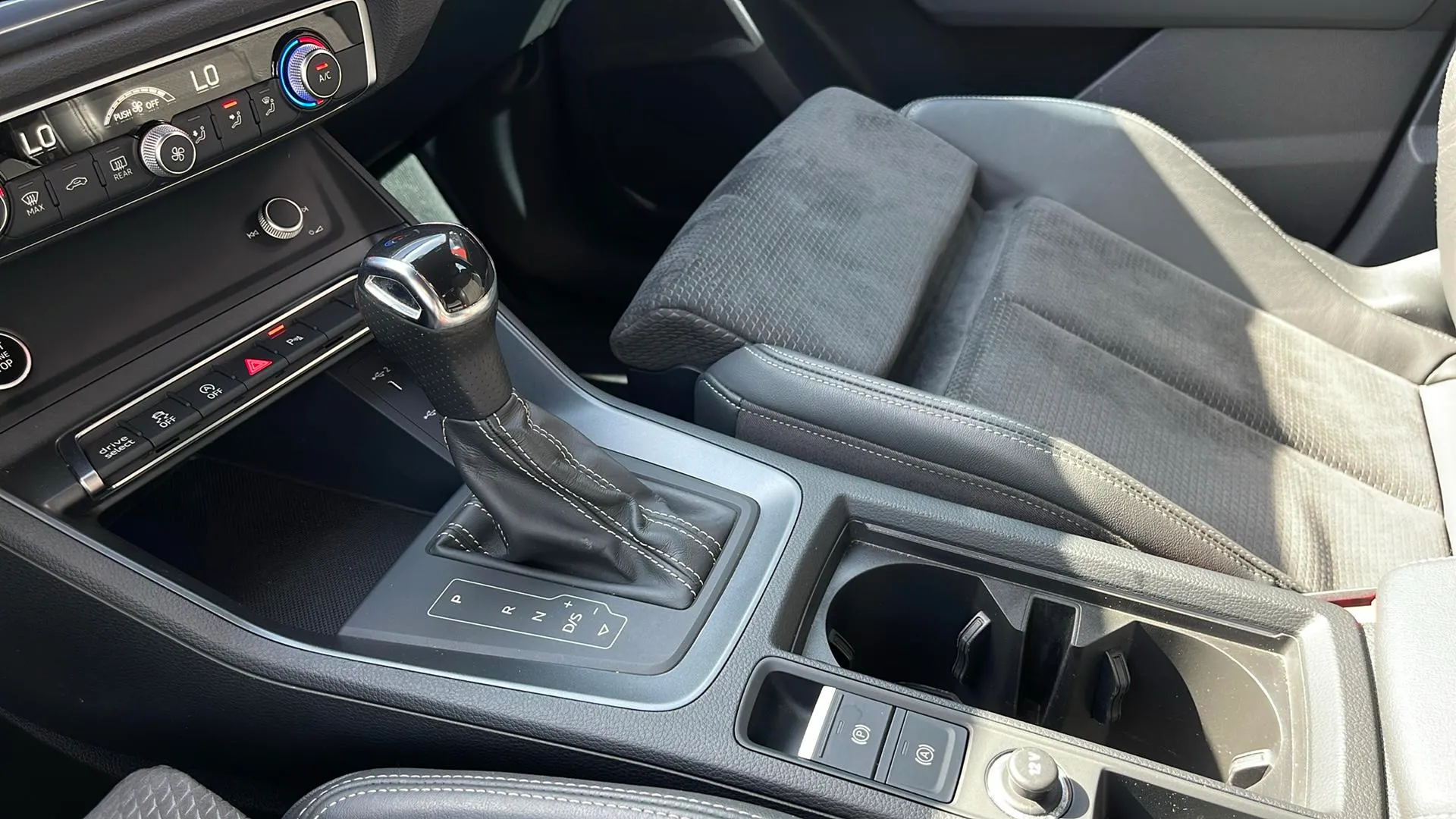 Audi Q3 40 TDI S tronic quattro S Line - foto 16