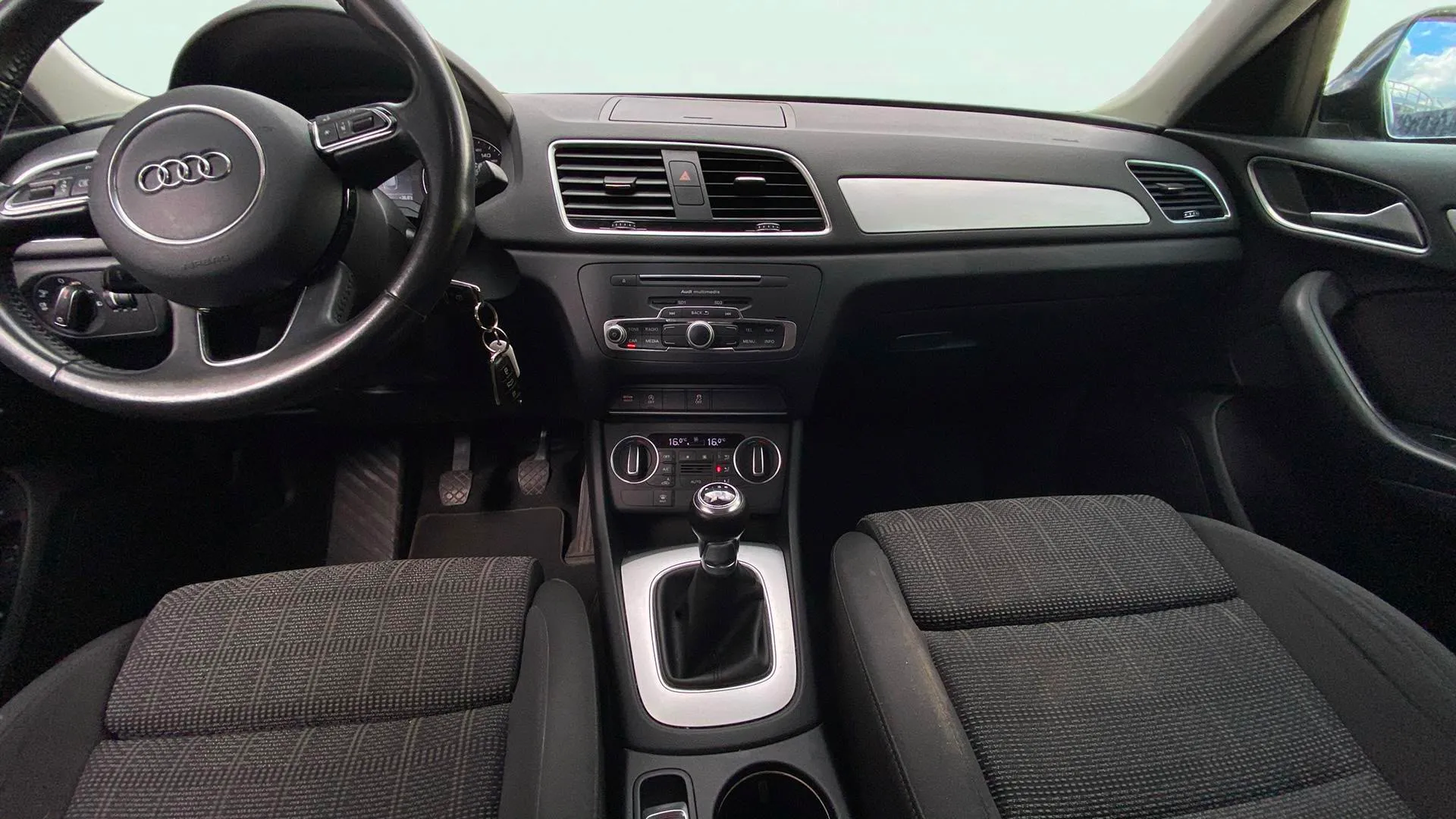 Audi Q3 2.0 TDI - foto 10