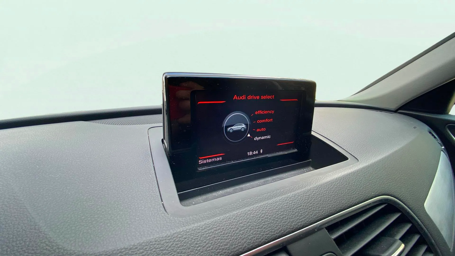 Audi Q3 2.0 TDI - foto 19